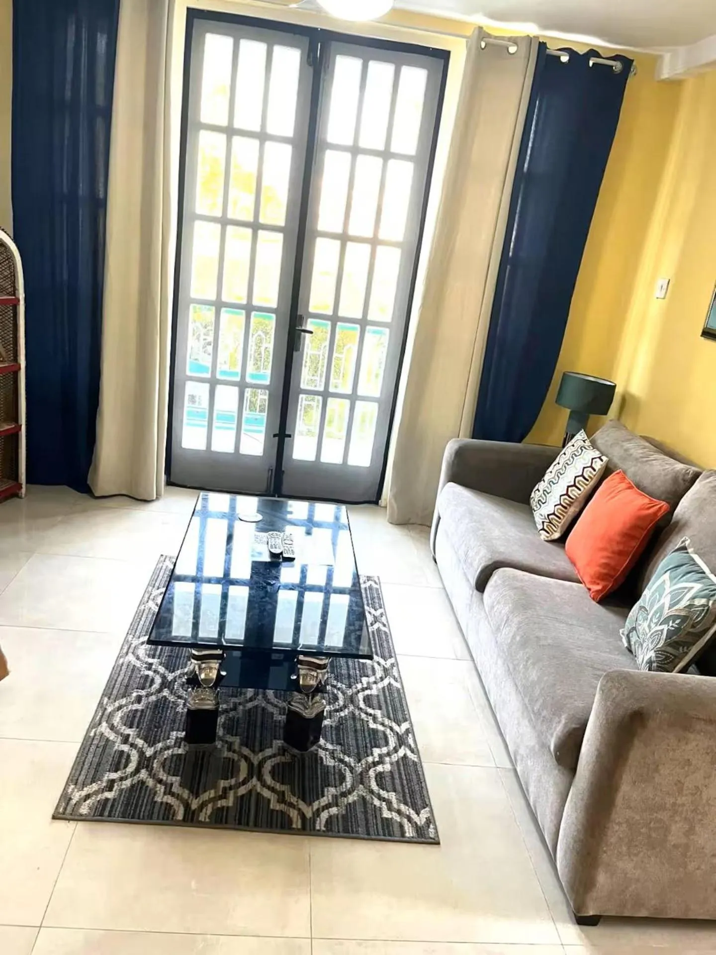 Patio in Seacastles by the beach/pool