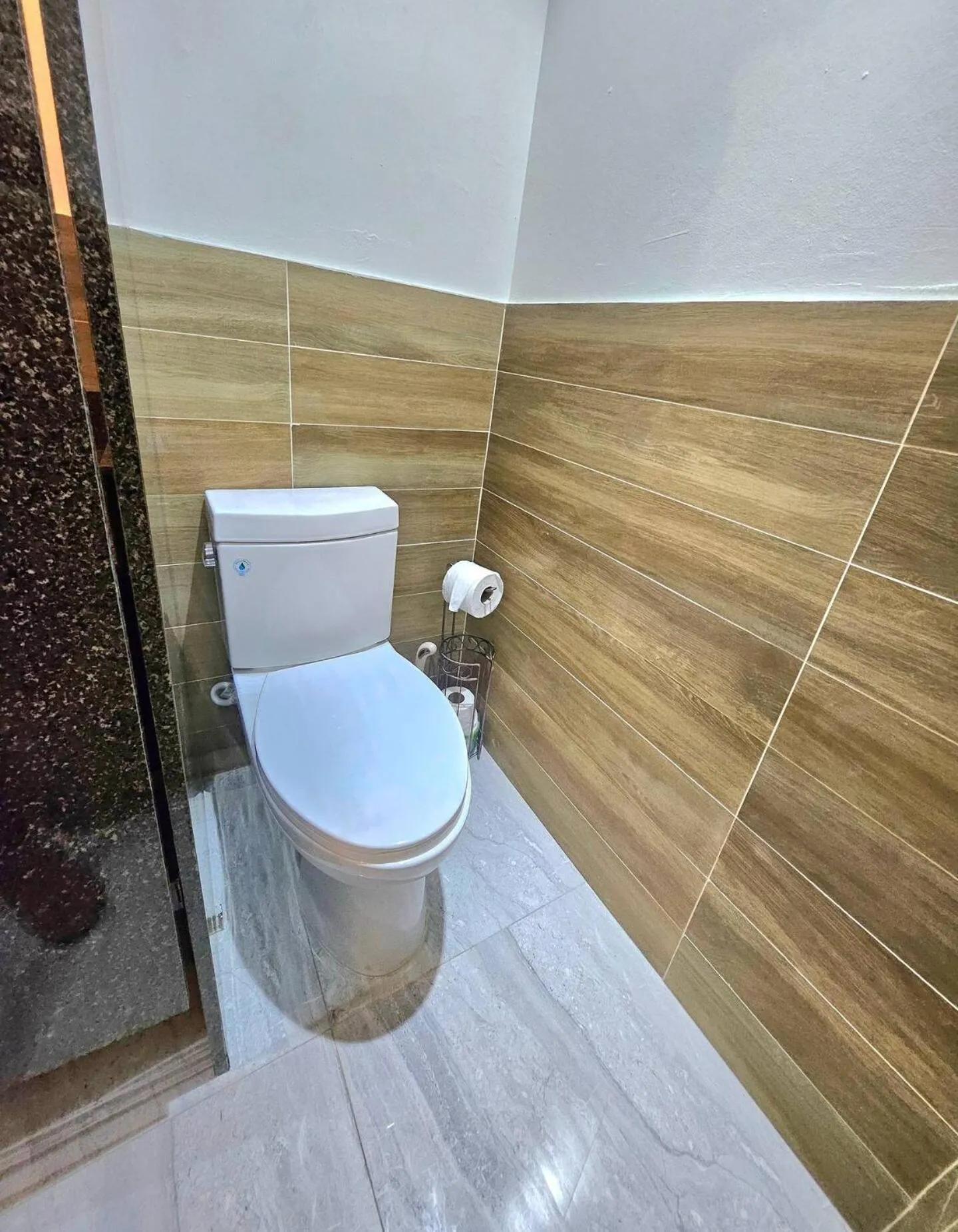 Toilet in Seacastles by the beach/pool