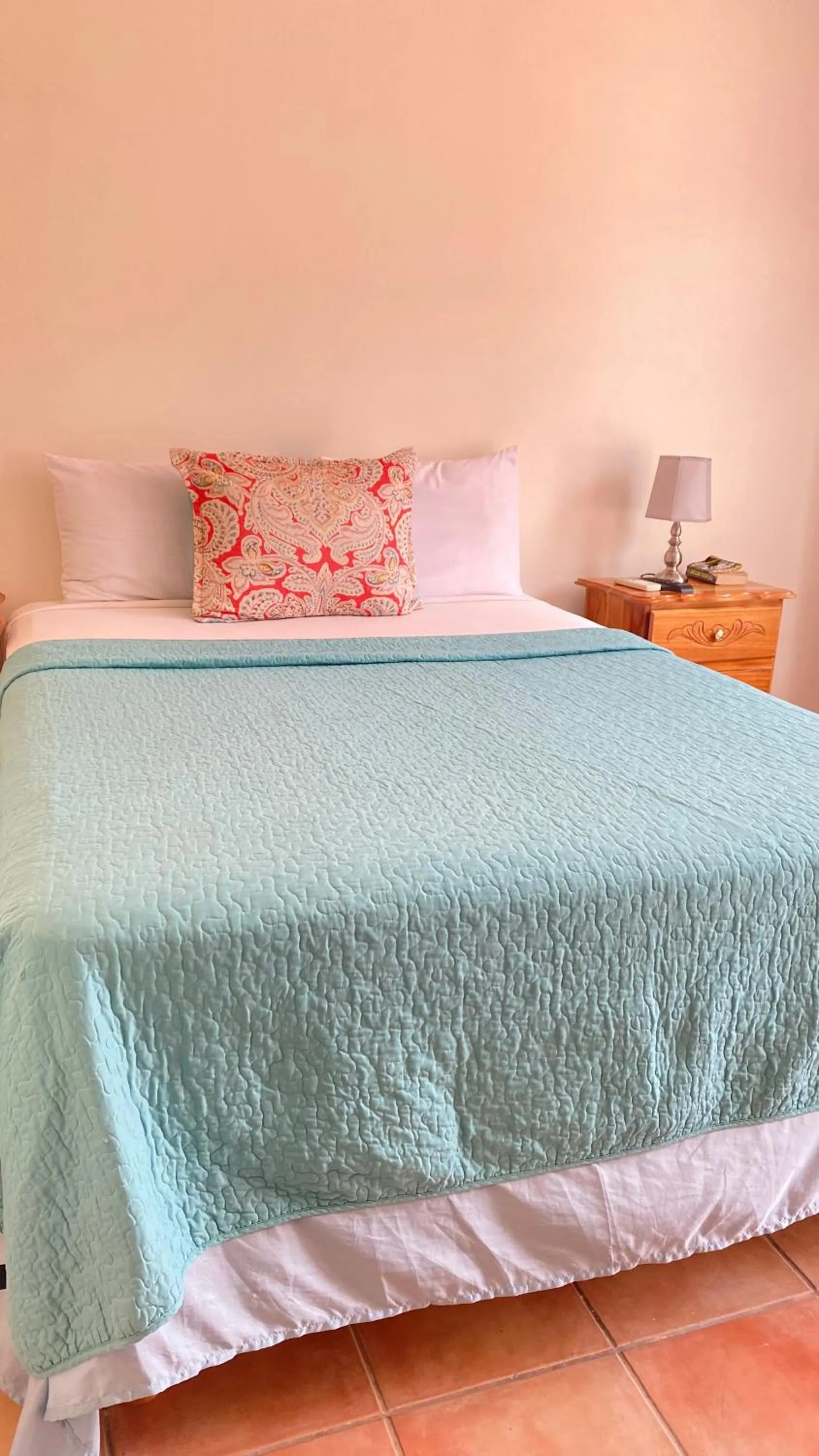 Bed in Seacastles by the beach/pool