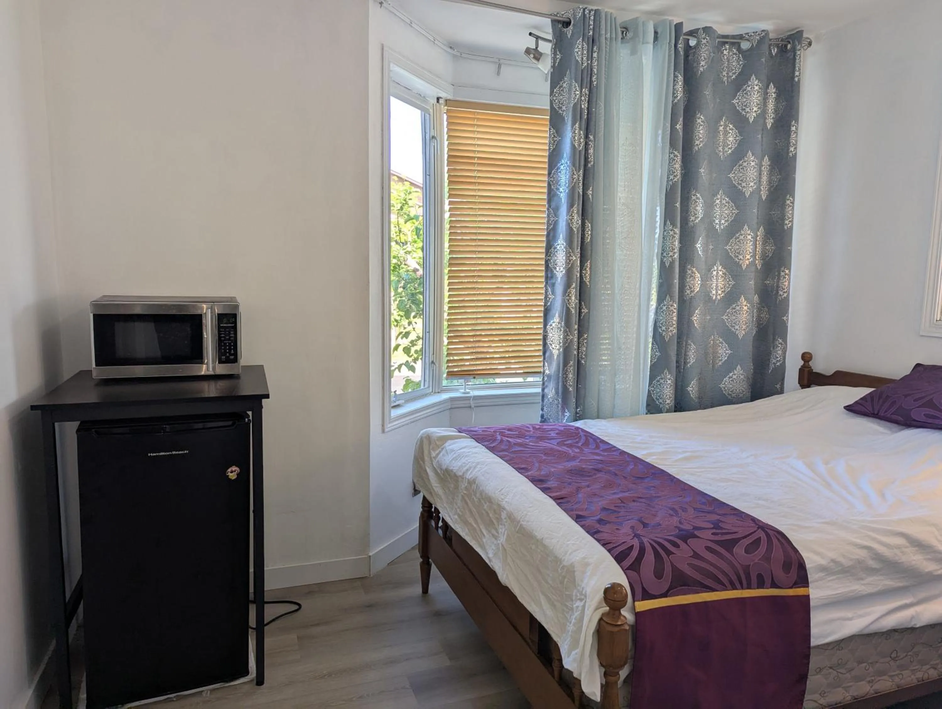 Bed in Calgary Star Cozy Home