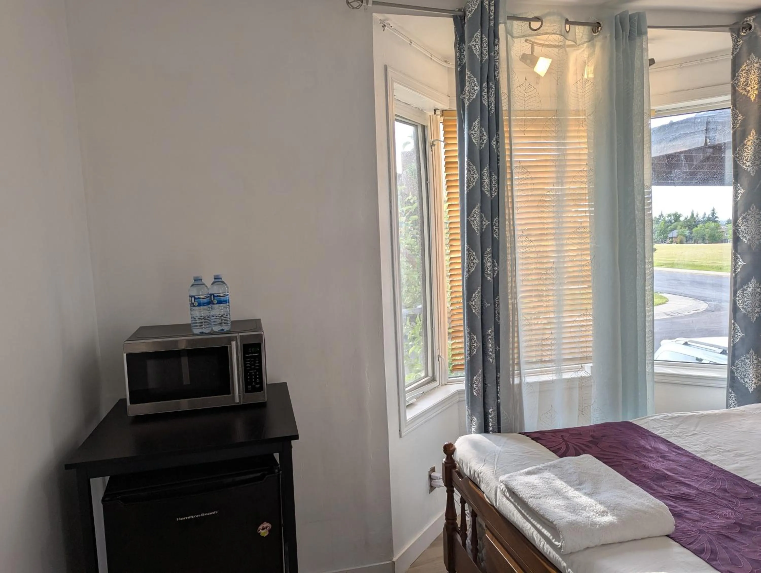 Bed in Calgary Star Cozy Home