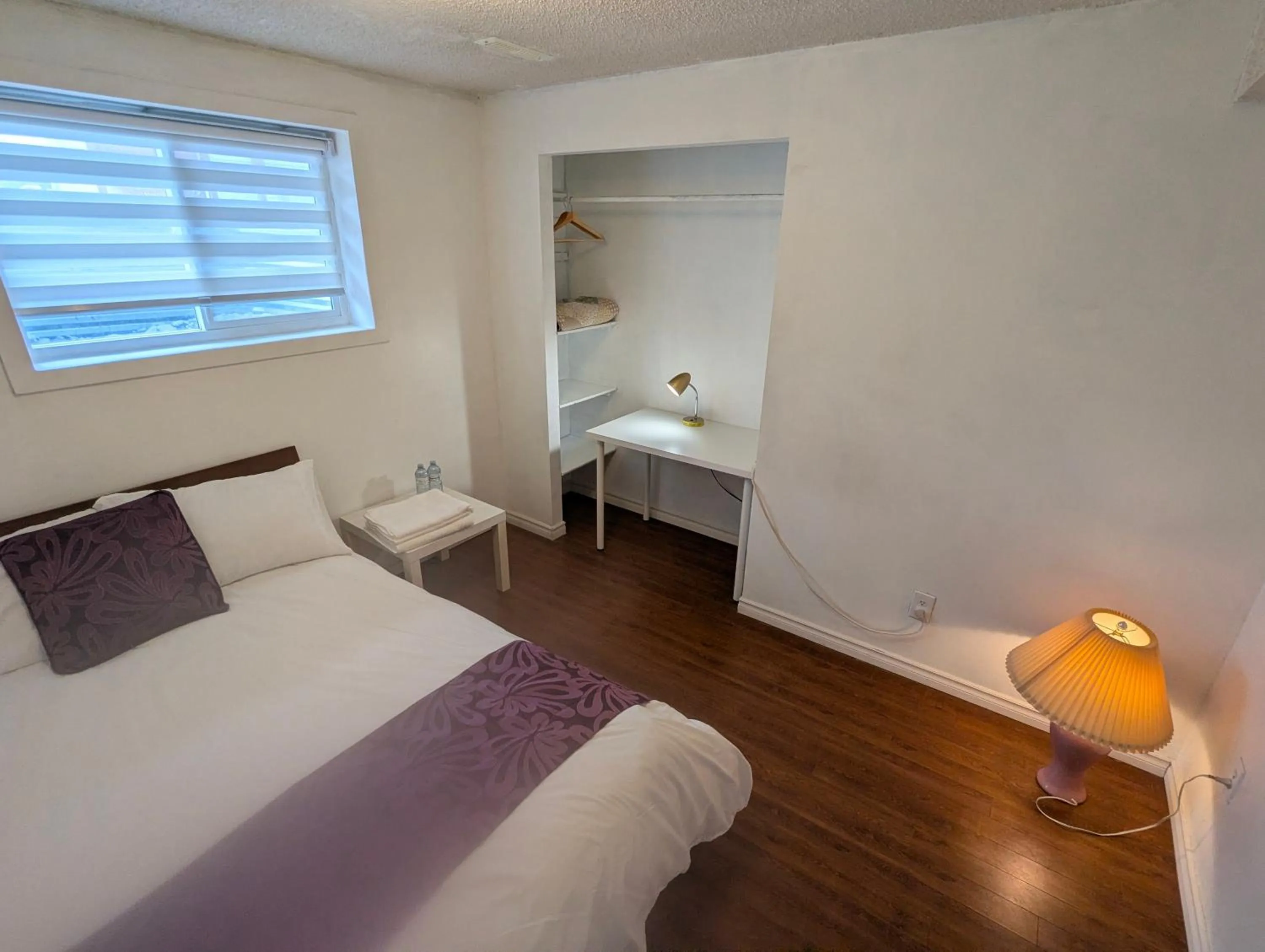 Bed in Calgary Star Cozy Home