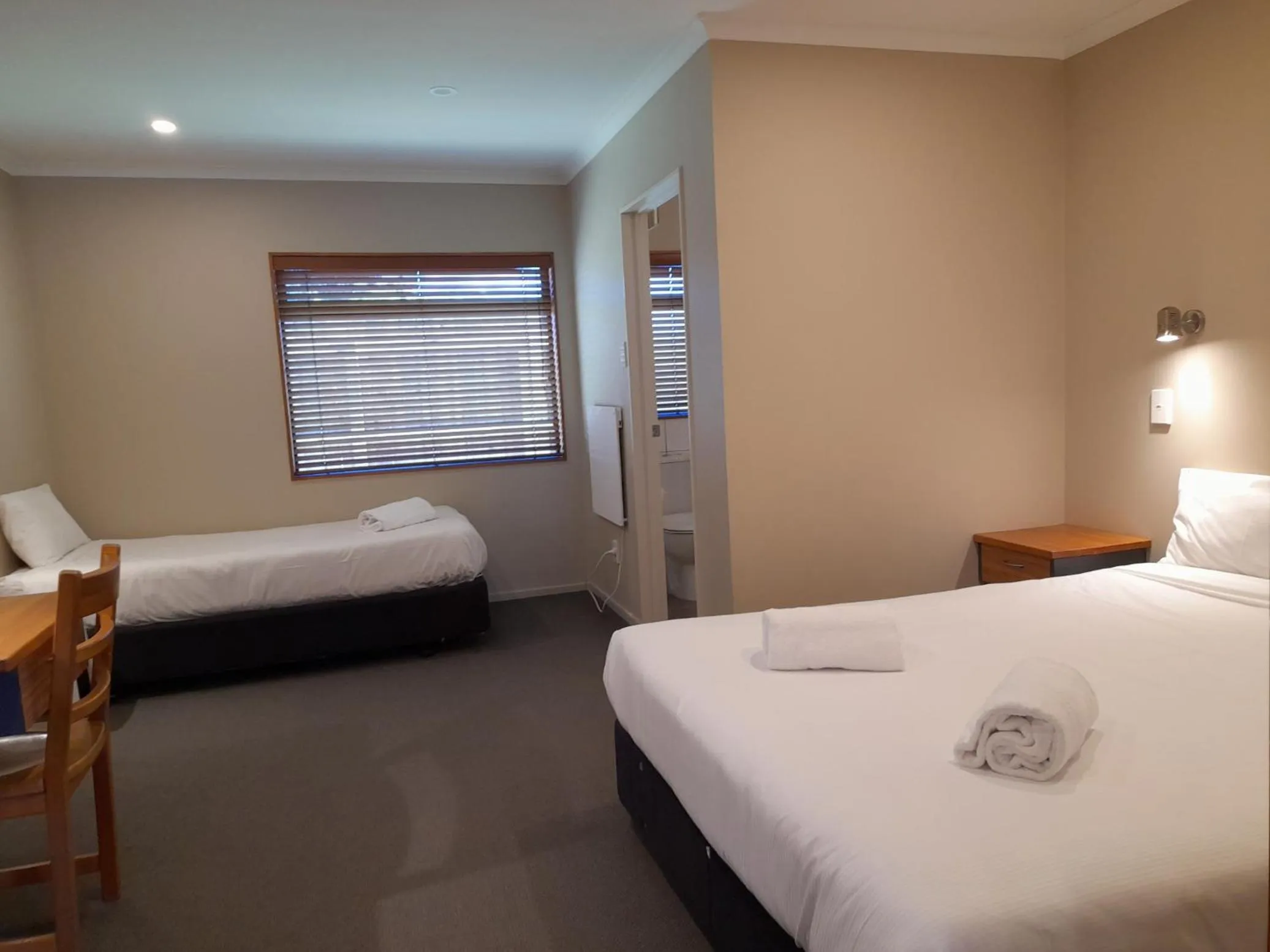 Bedroom, Bed in Tongariro Junction Accommodation