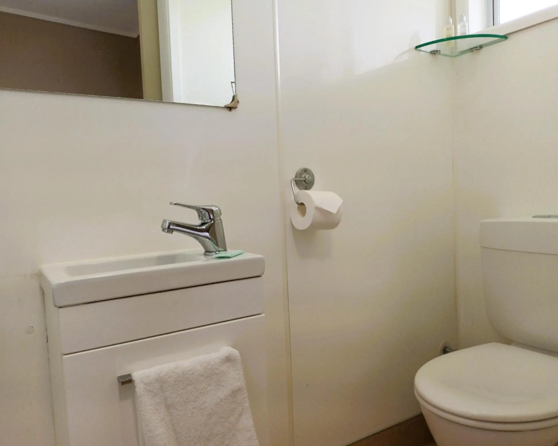 Toilet in Tongariro Junction Accommodation