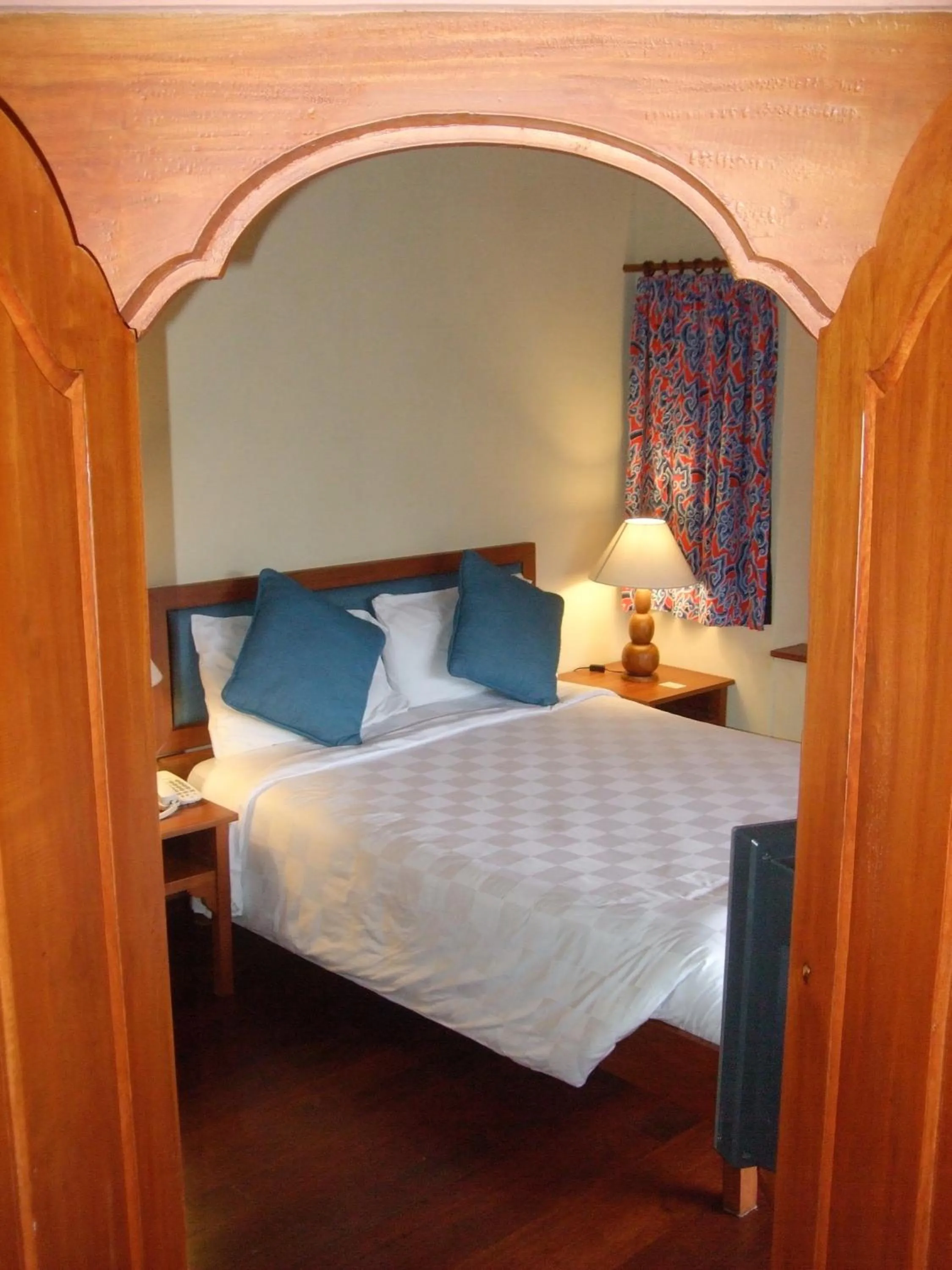 Photo of the whole room, Bed in Strawberry Hill Hotel & Restaurant