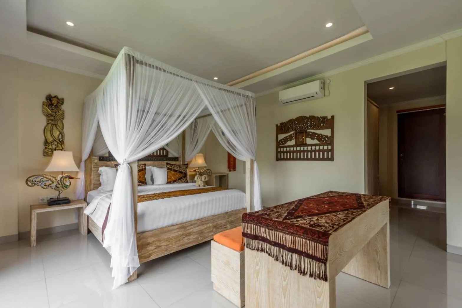 Bed in Gefecon Villa Ubud