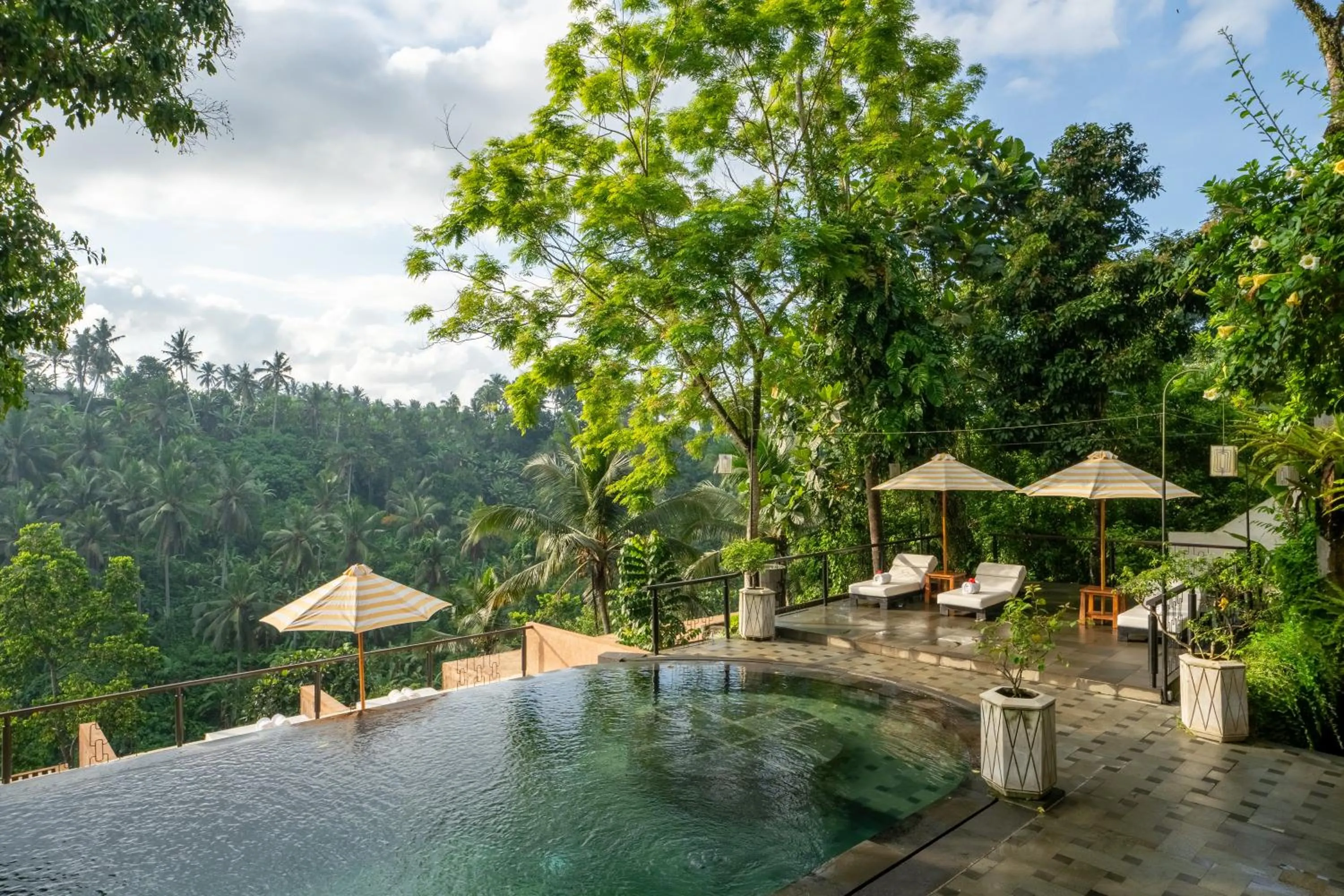 Restaurant/places to eat in Amora Ubud Boutique Villas