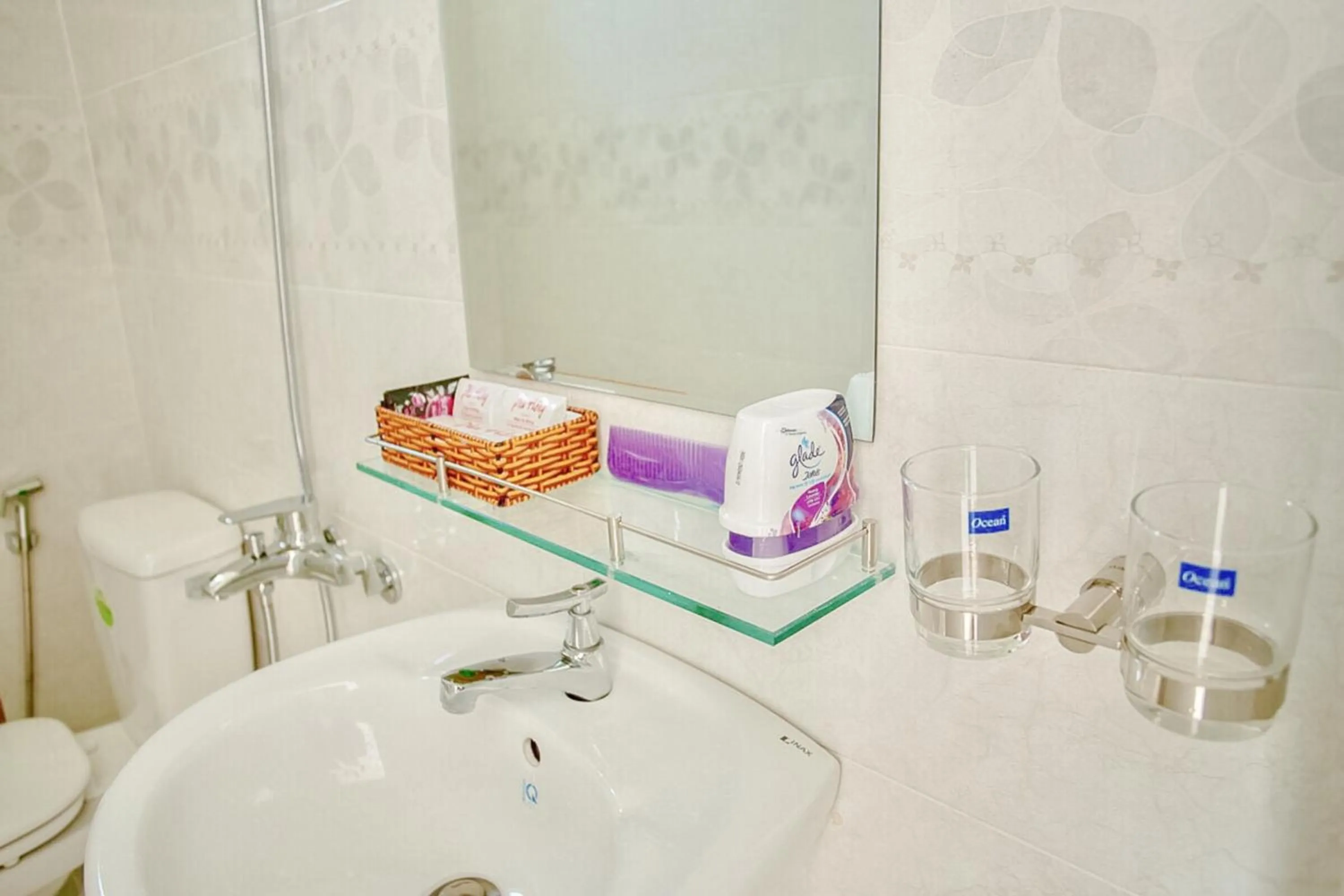 Bathroom in Phu Hong Hotel