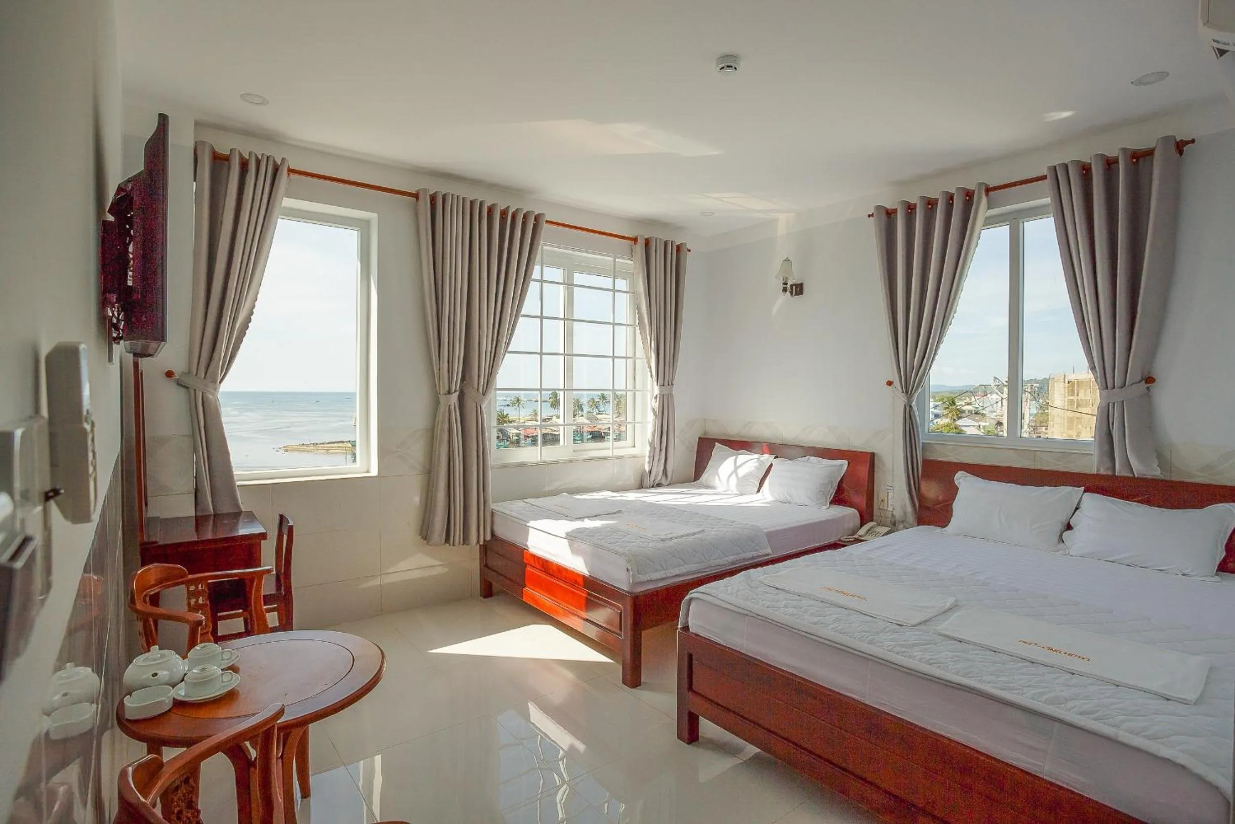 Sea view, Bed in Phu Hong Hotel