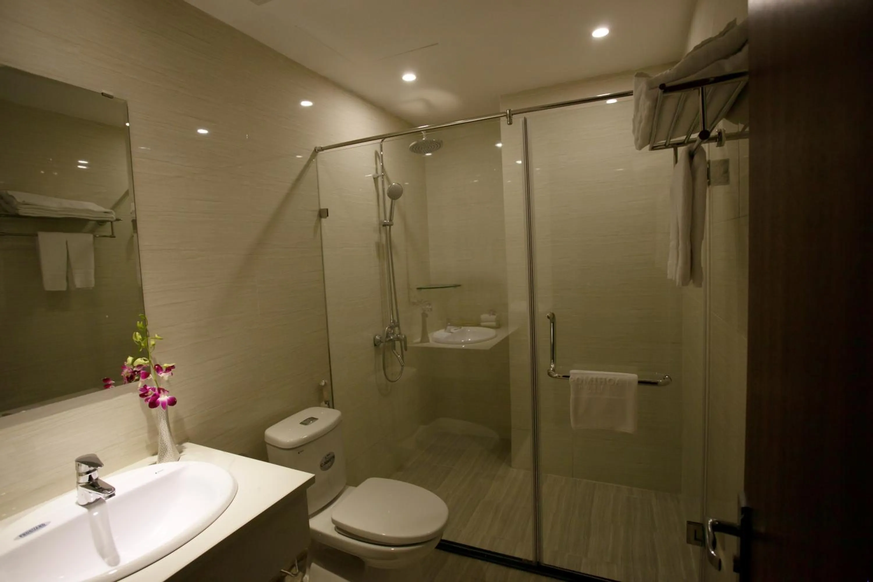 Bathroom in Hanoi Pomihoa Hotel