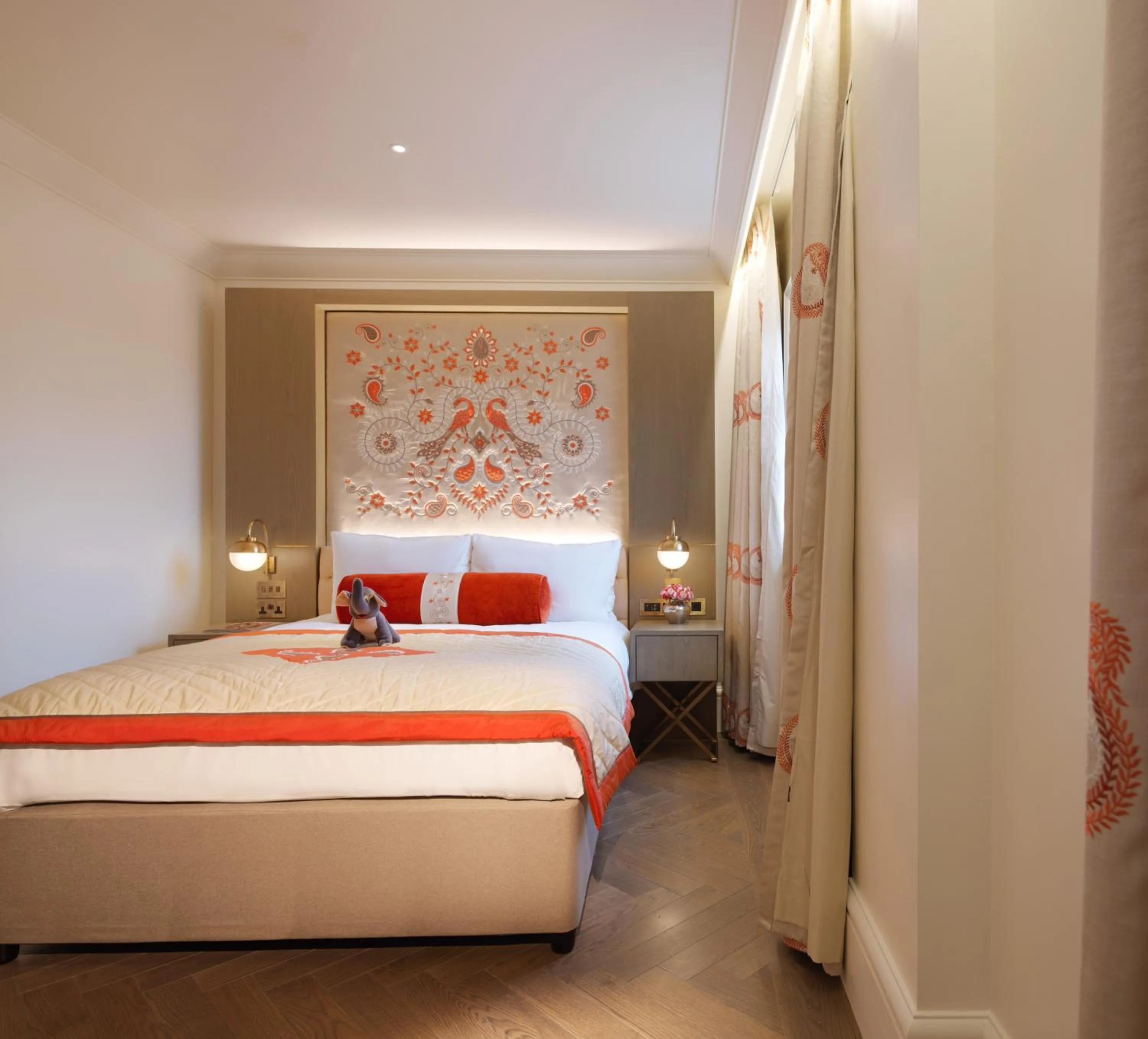 Bedroom, Bed in The LaLit London