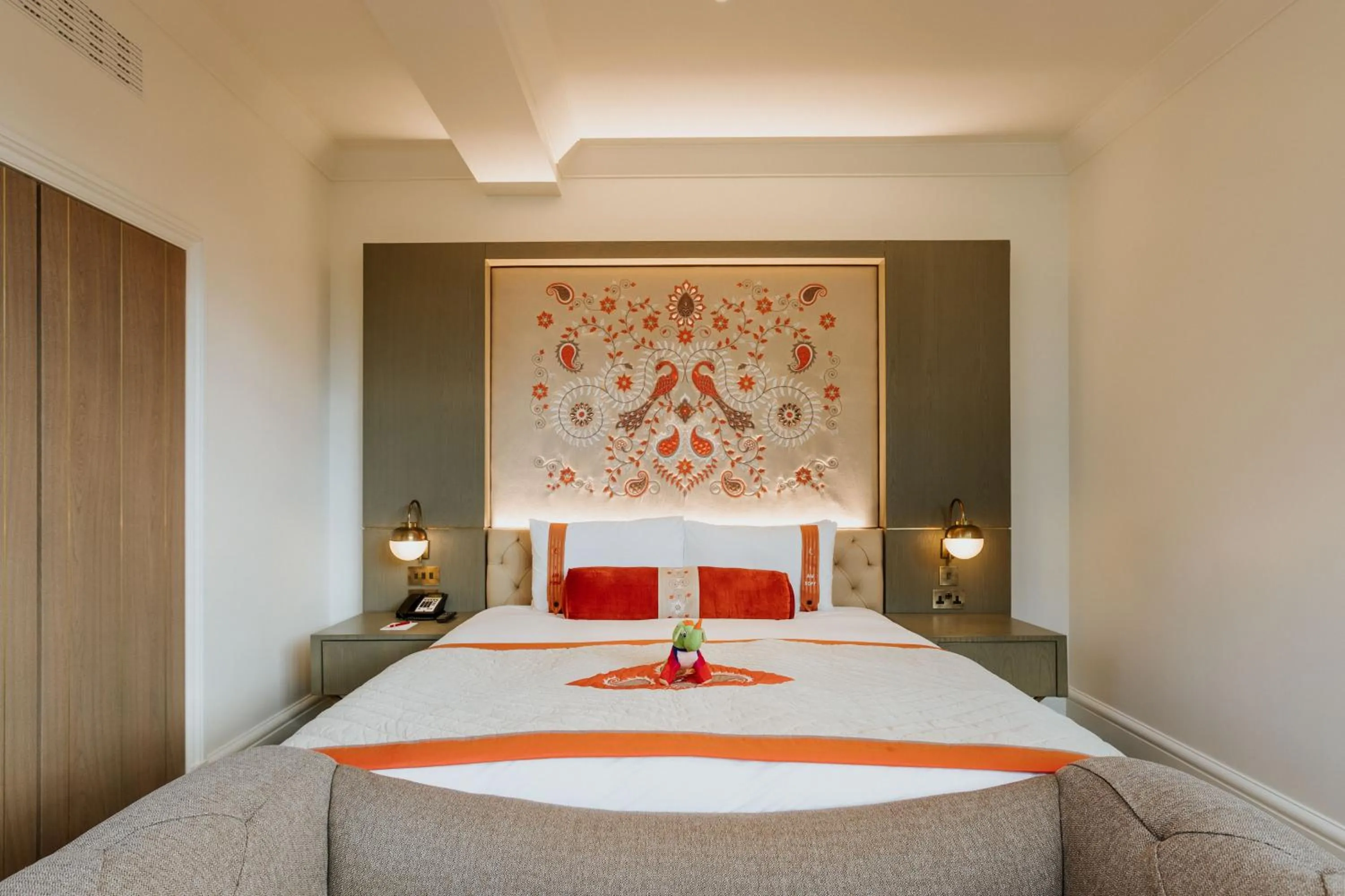 Bedroom, Bed in The LaLit London