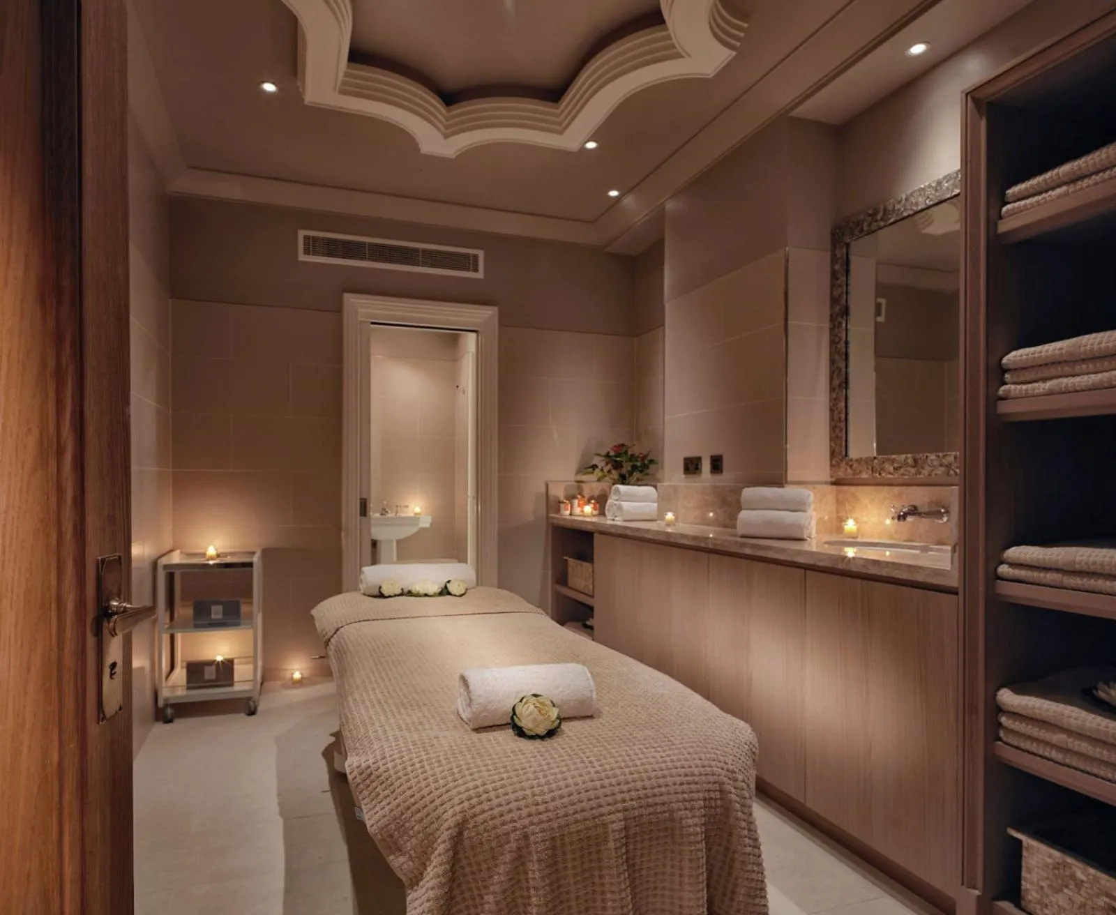 Spa and wellness centre/facilities, Bed in The LaLit London
