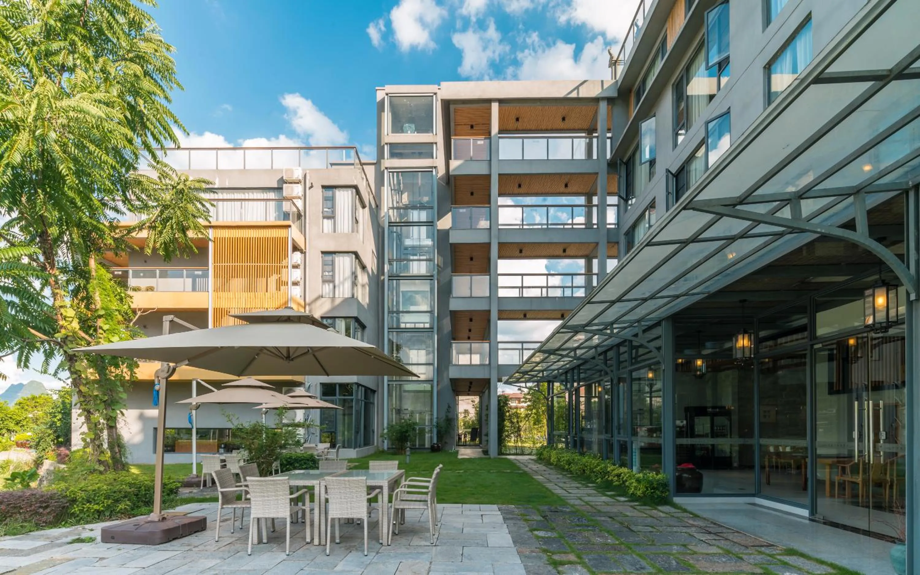 Property building in Yangshuo Zen Garden Resort - Rich Chinese traditional activities