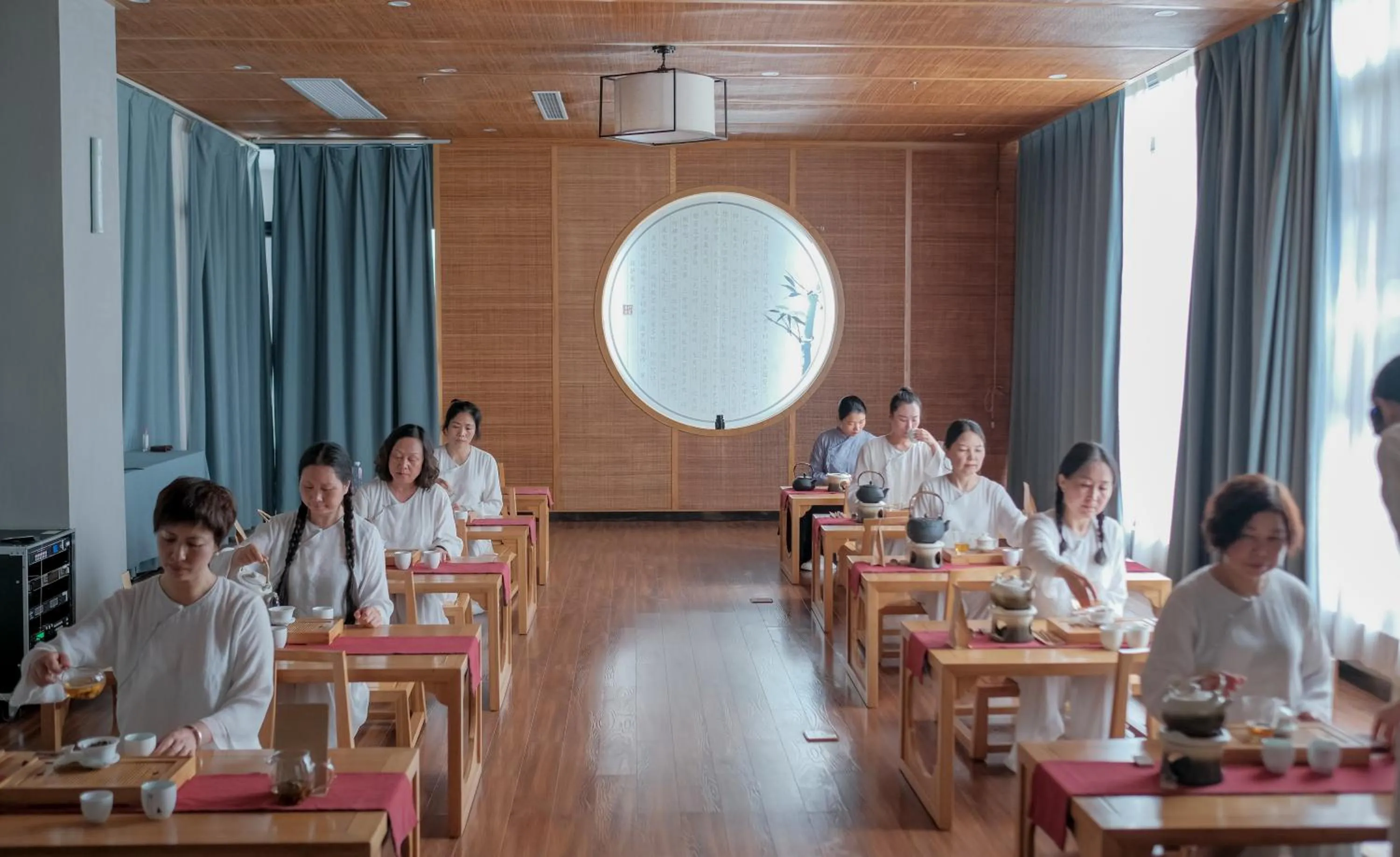 People in Yangshuo Zen Garden Resort - Rich Chinese traditional activities