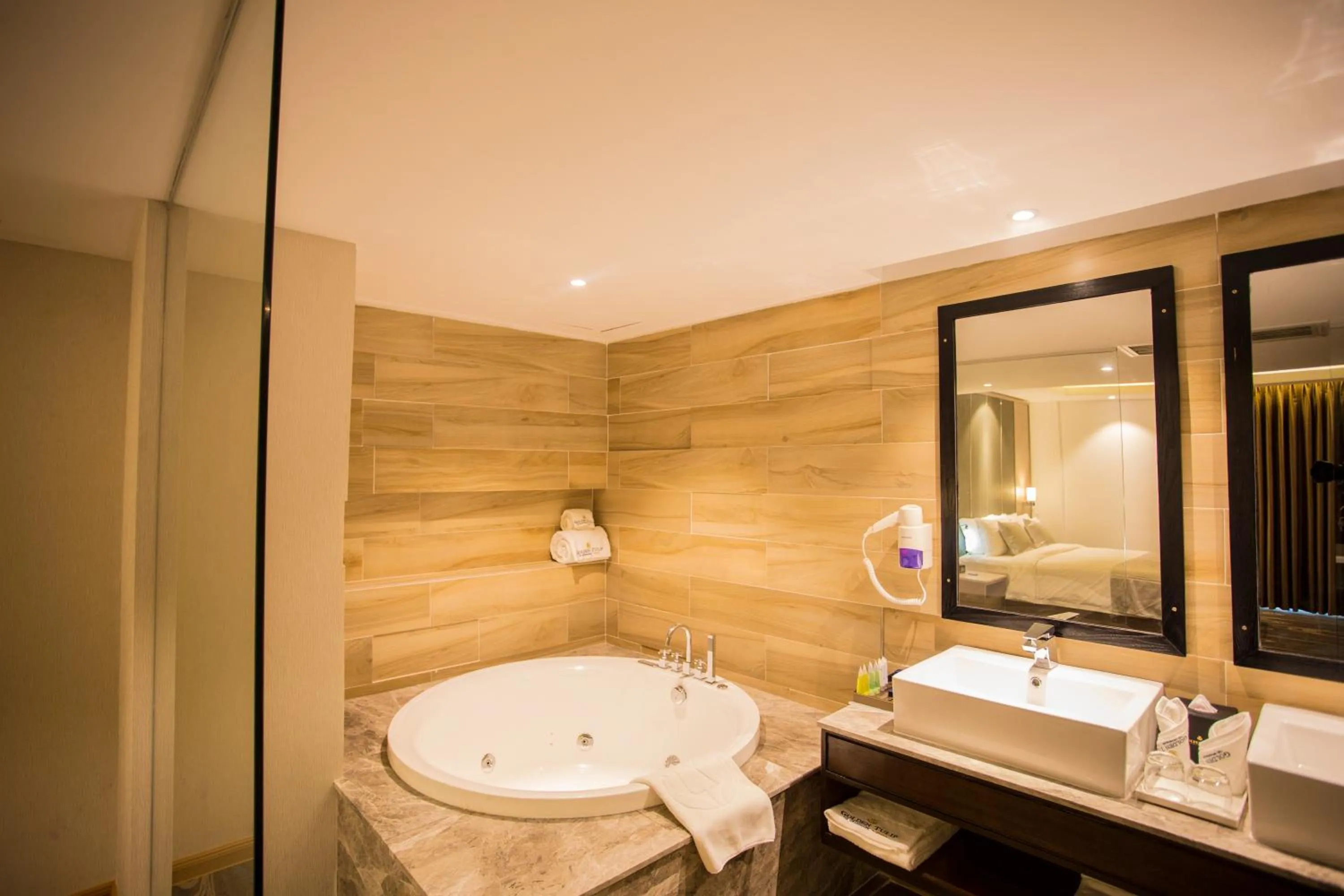 Bathroom in Golden Tulip The Grandmark-Dhaka