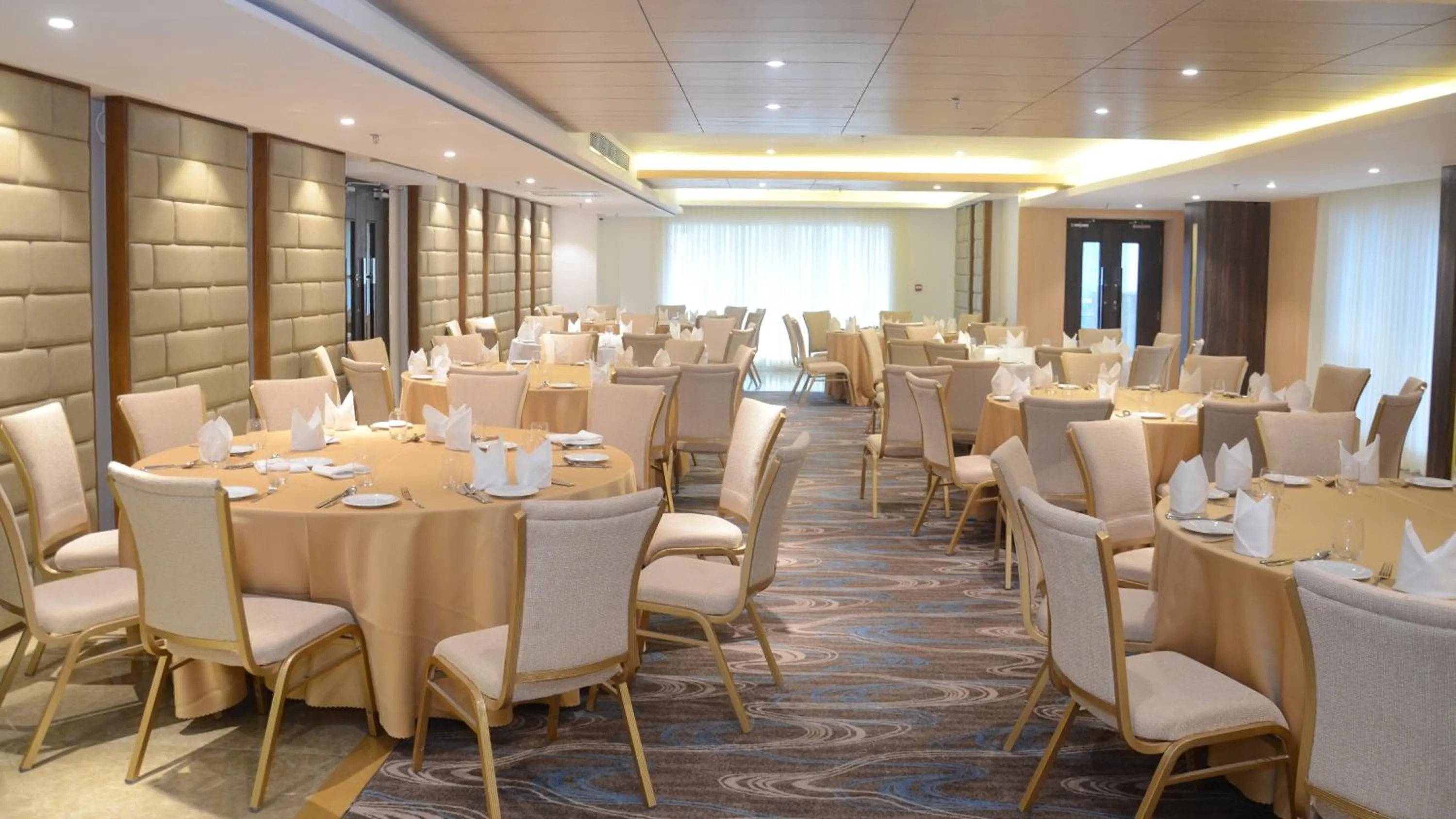 Business facilities in Golden Tulip The Grandmark-Dhaka