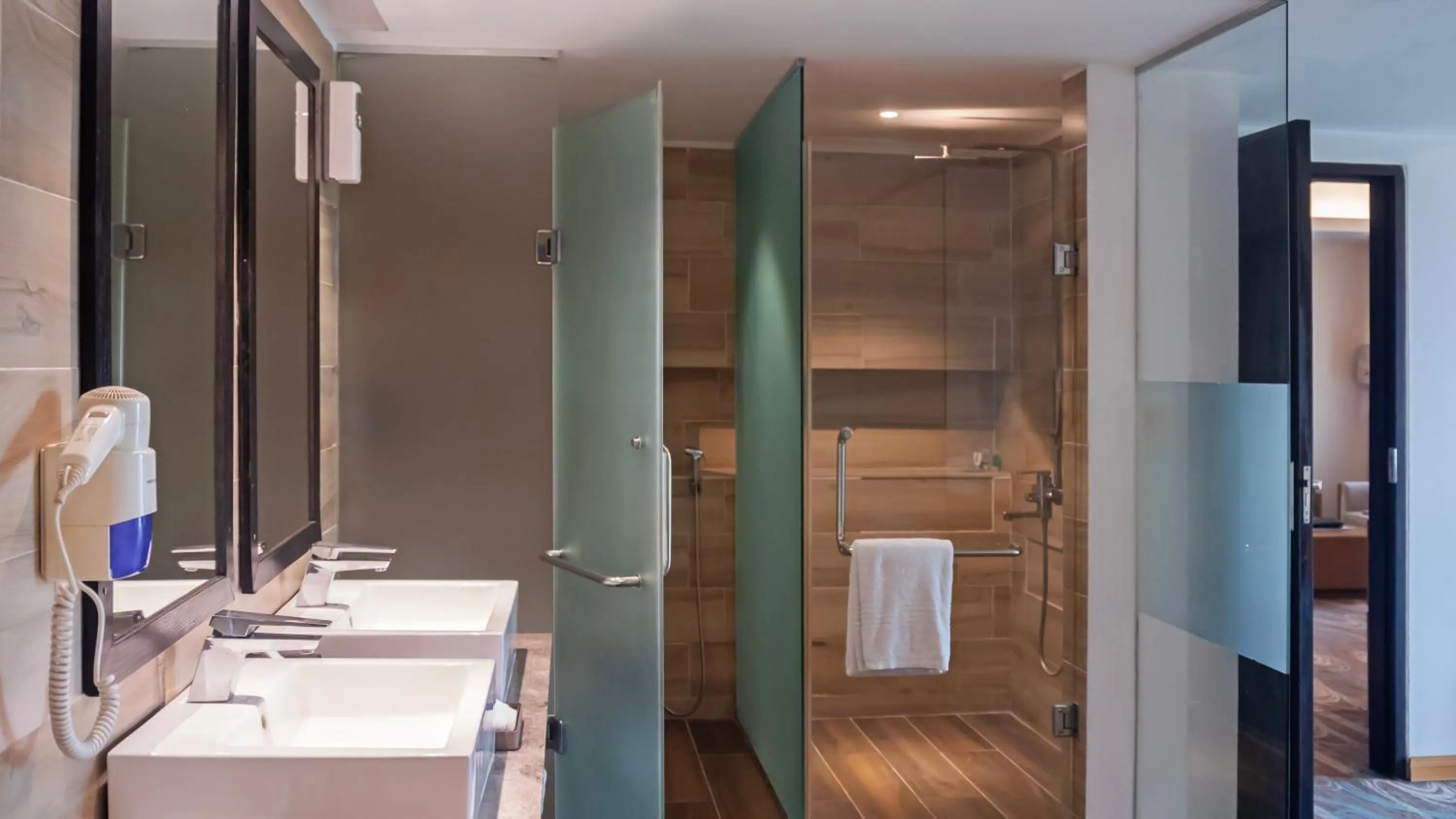 Shower in Golden Tulip The Grandmark-Dhaka