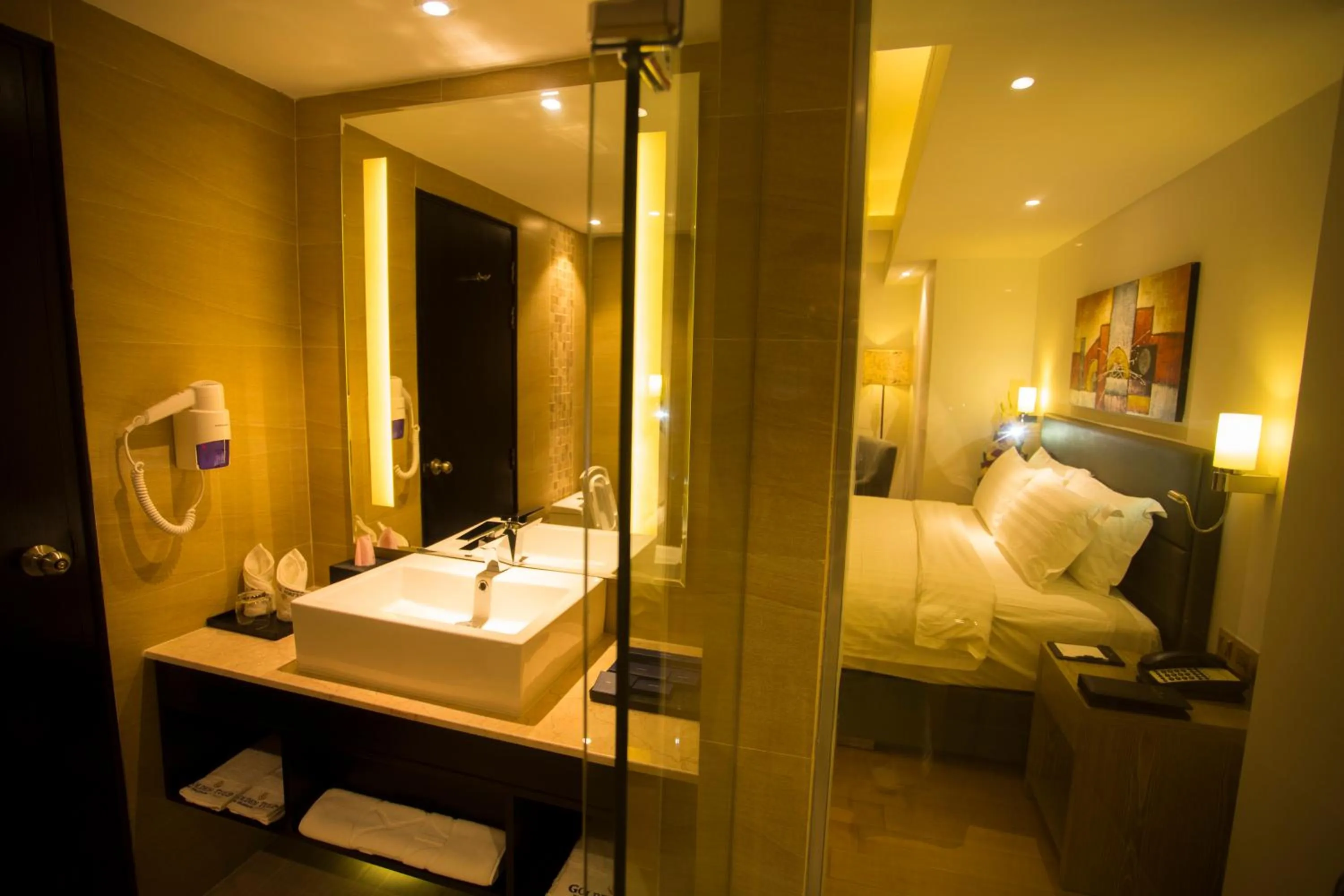 Bathroom, Bed in Golden Tulip The Grandmark-Dhaka