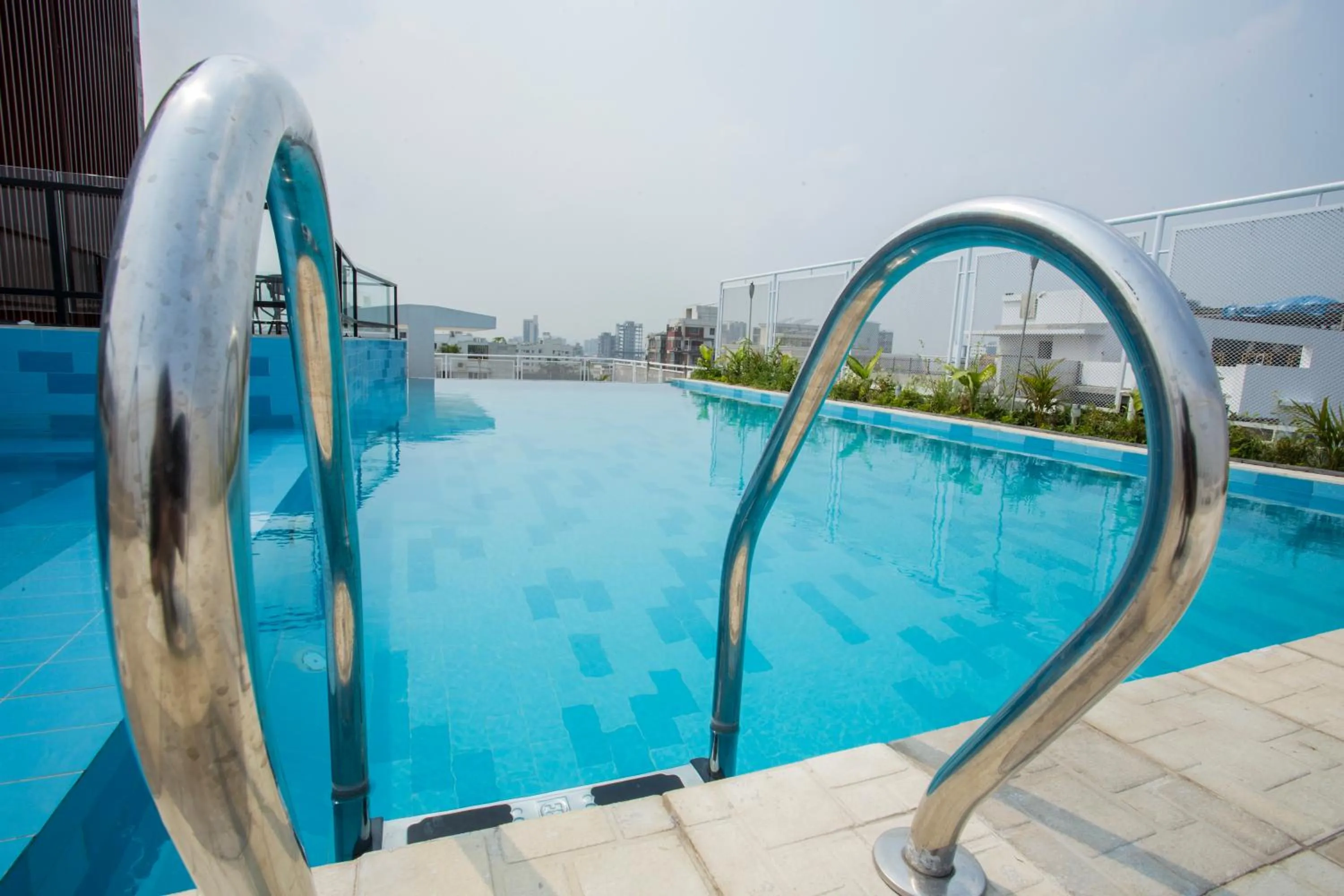 Swimming pool in Golden Tulip The Grandmark-Dhaka