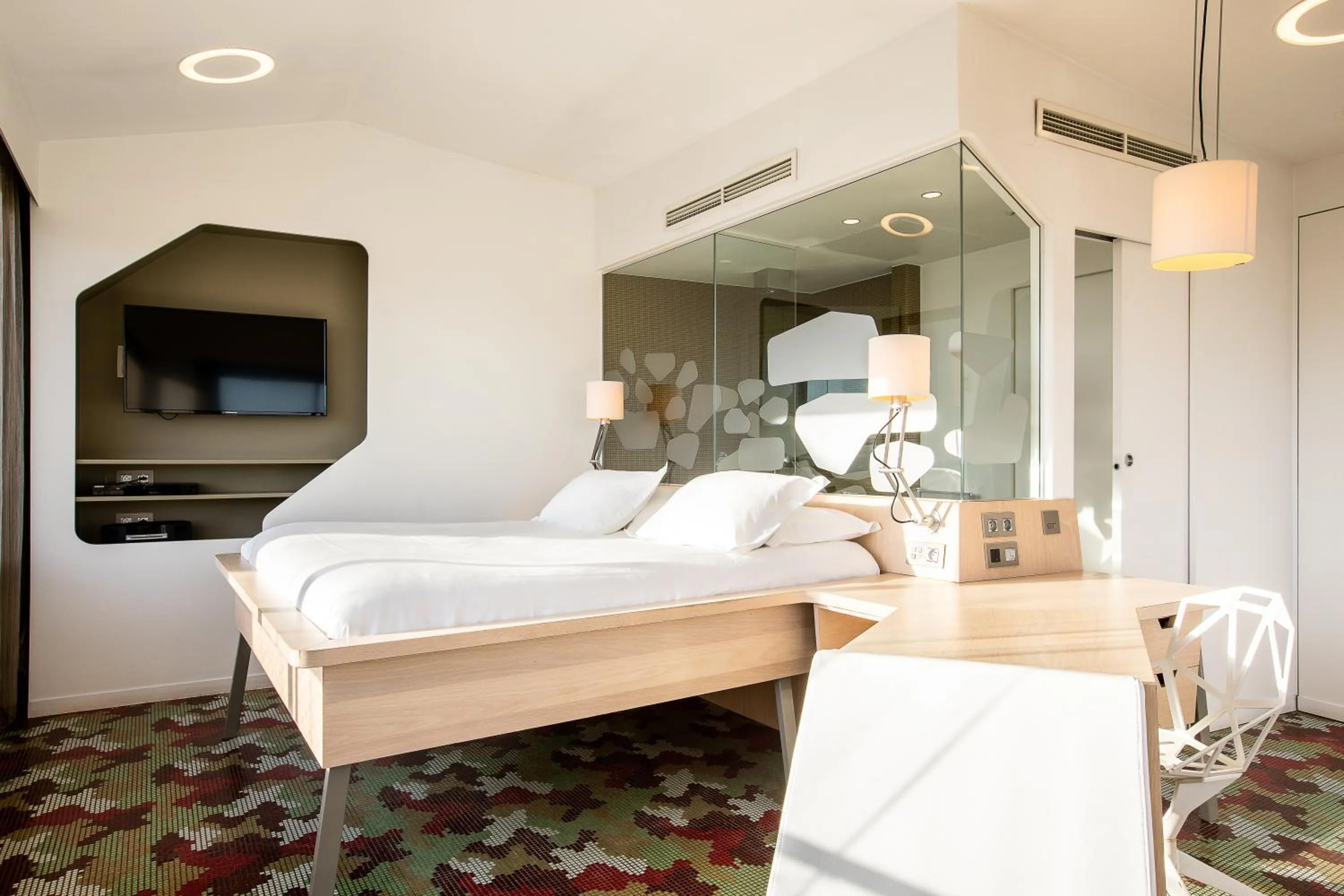 Photo of the whole room, Bed in Hôtel des Ducs D'Anjou