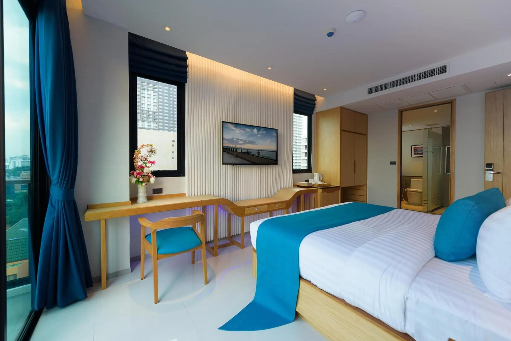 Bed in Deep Blue Z10