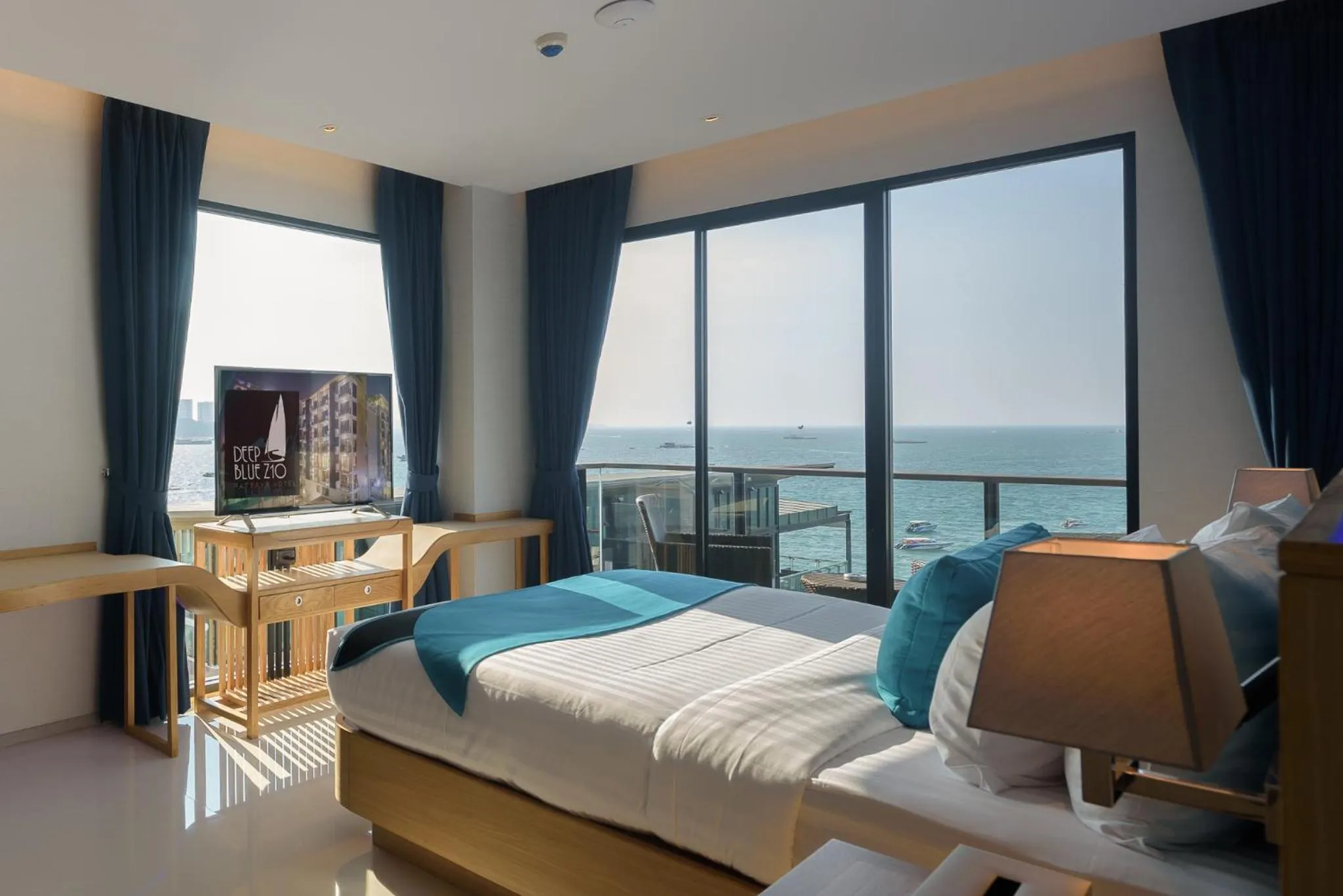 Bed in Deep Blue Z10