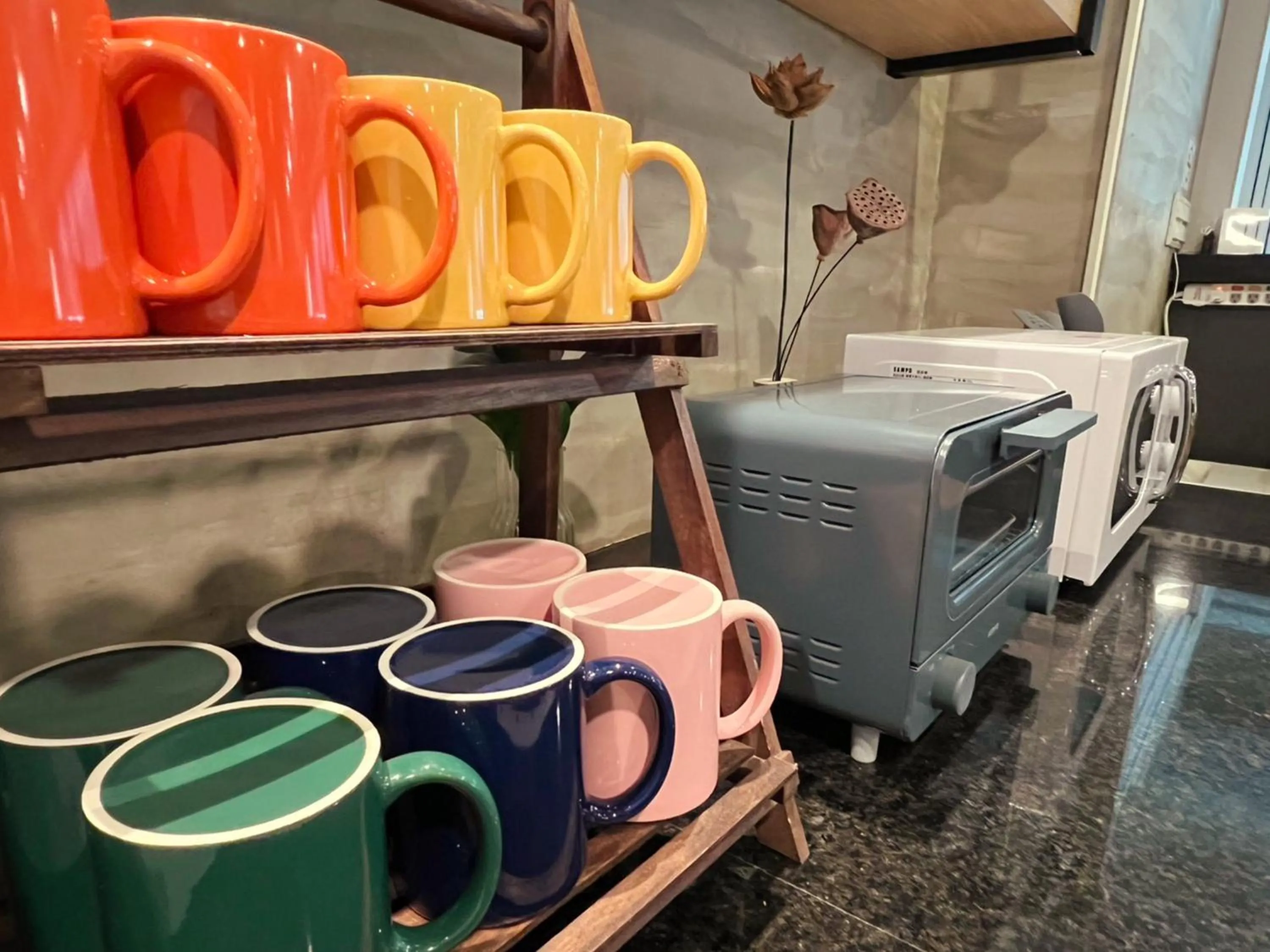 Communal lounge/ TV room in Roaders Hotel Tainan ChengDa