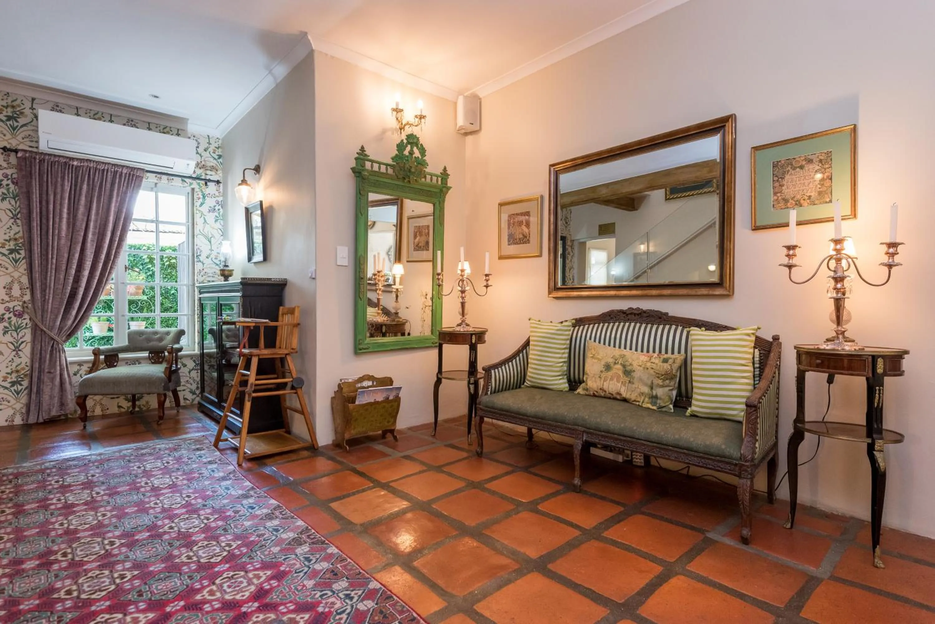 Lobby or reception in Baruch Guesthouse on Lovell