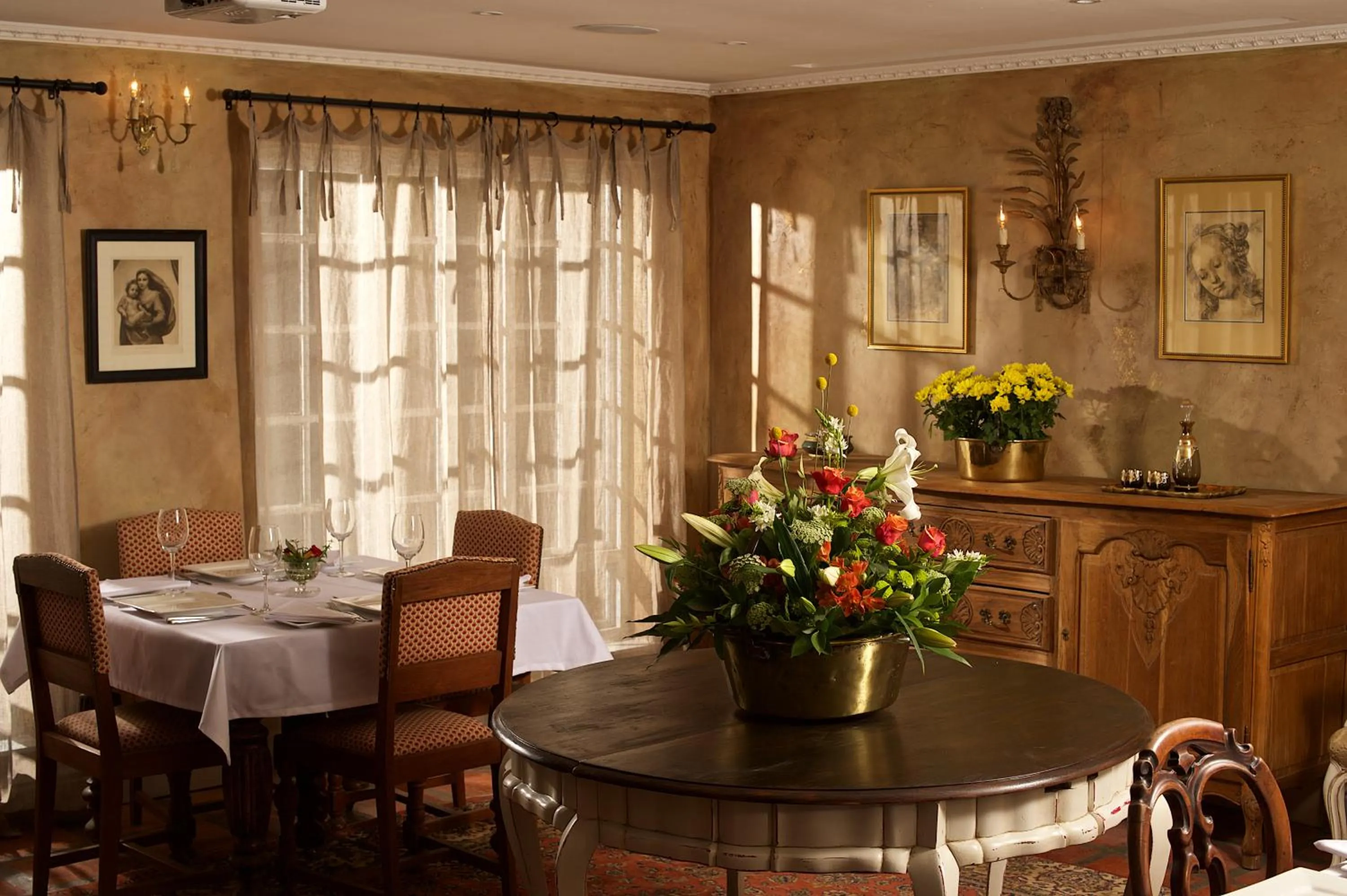 Dining area in Baruch Guesthouse on Lovell
