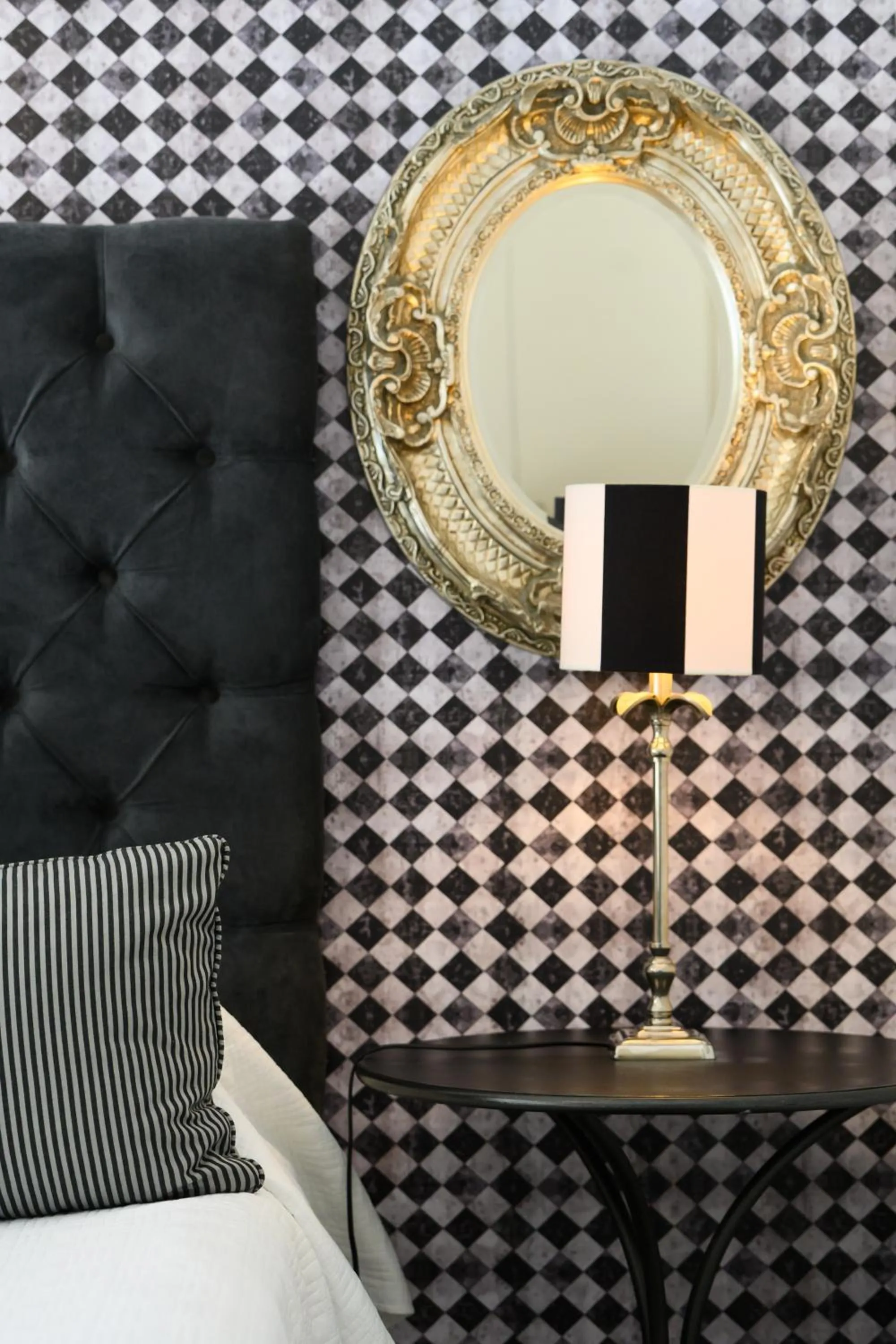 Decorative detail in Baruch Guesthouse on Lovell