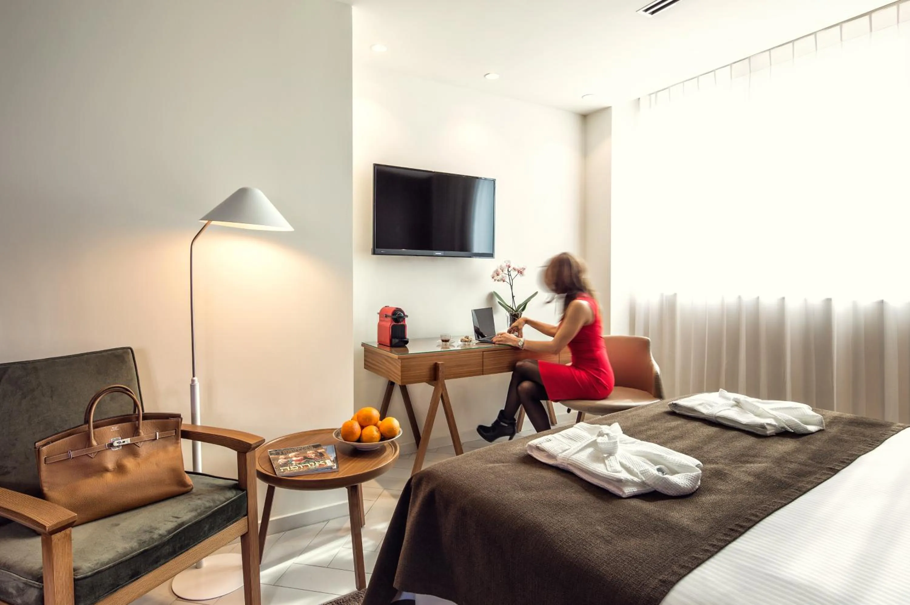 Photo of the whole room, Bed in Prima Millennium