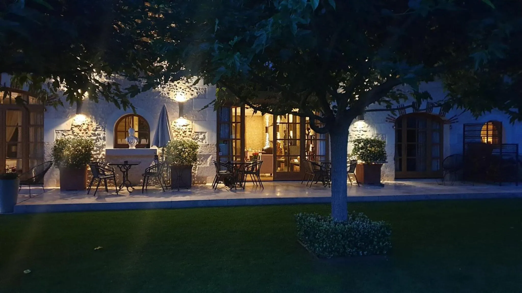 Property building in Les Loges de Saint Eloi