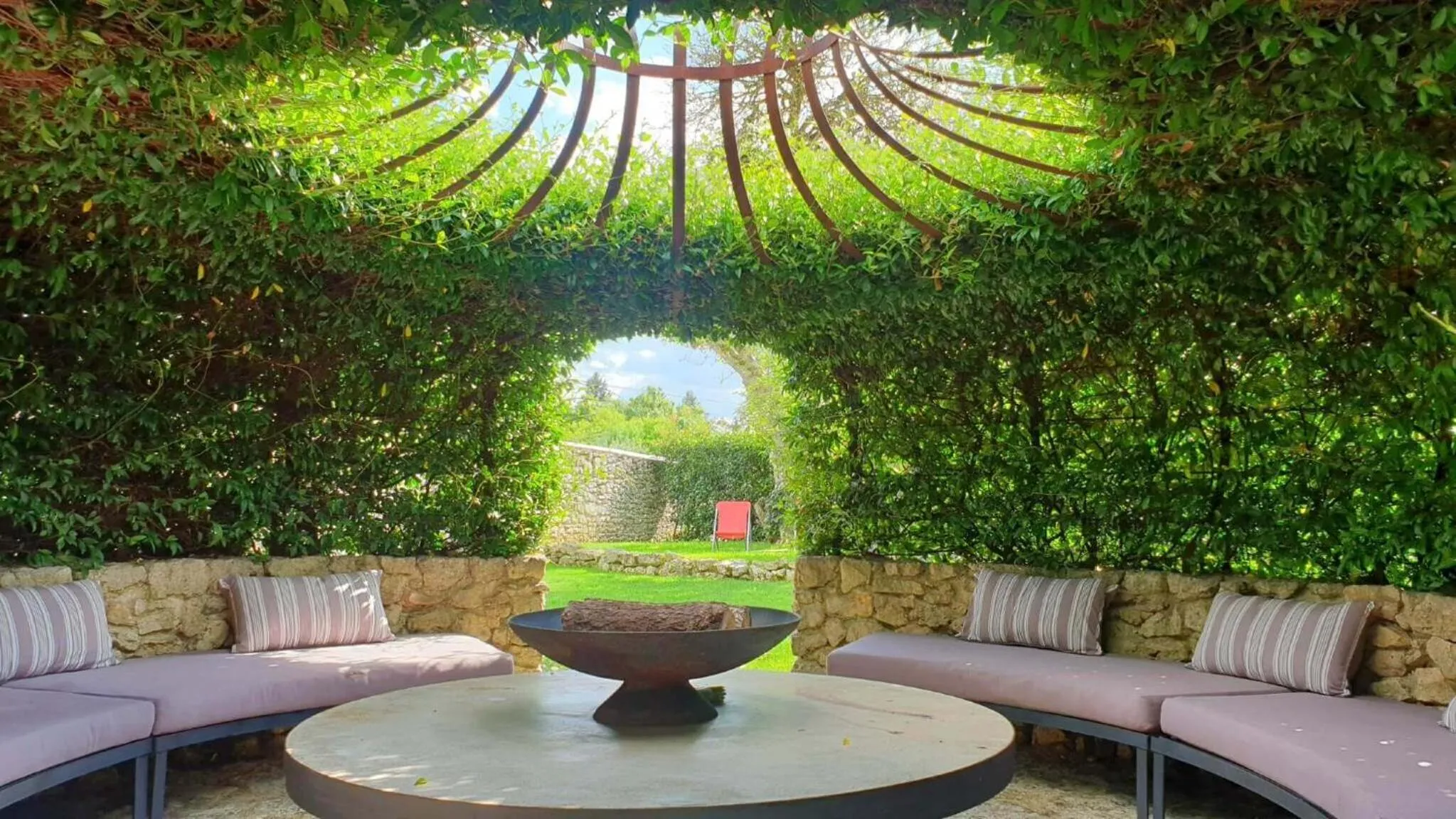 Garden in Les Loges de Saint Eloi