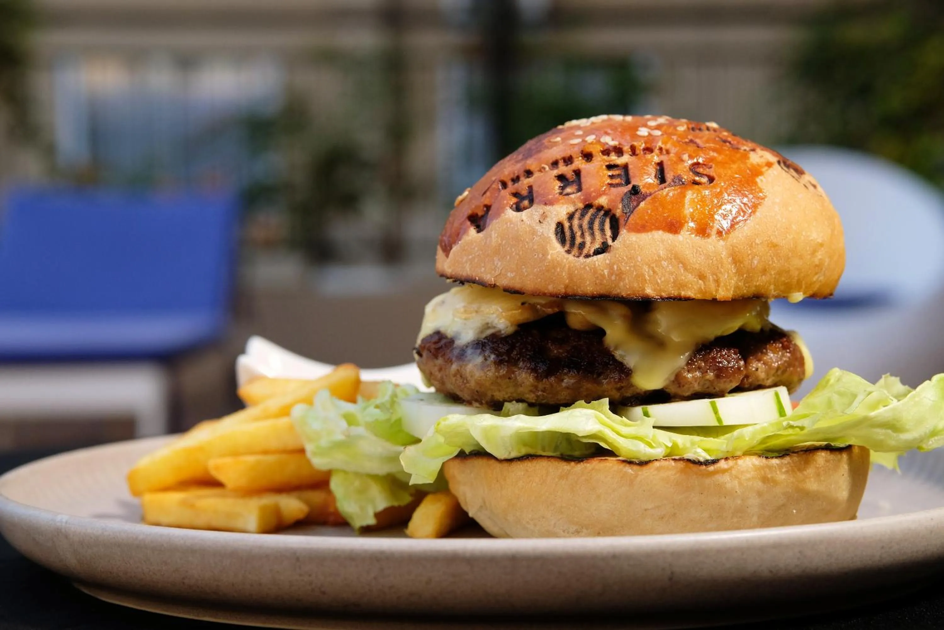 Restaurant/places to eat in Sierra Hotel