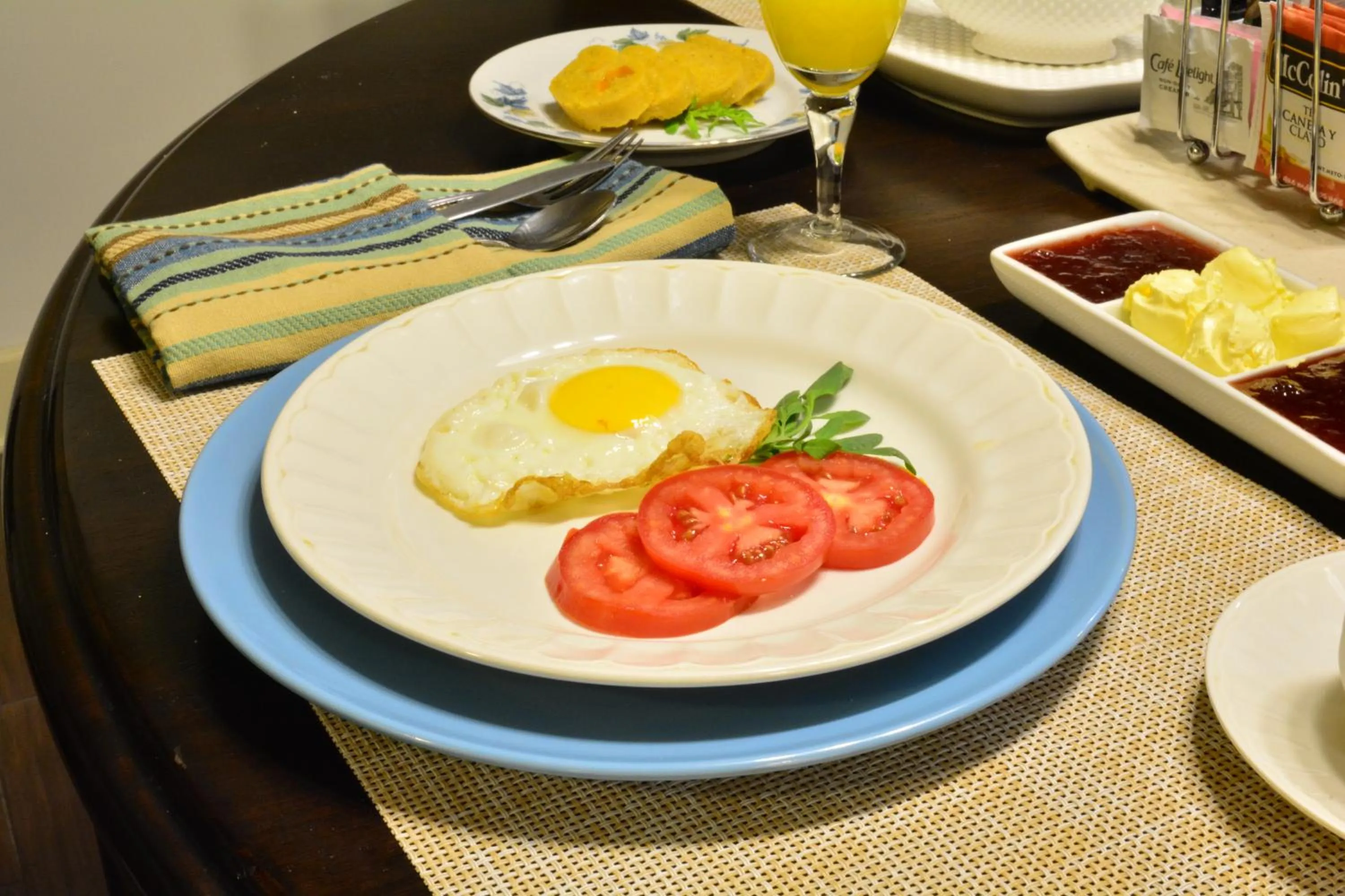 Continental breakfast in Kangaroo Wasi Airport Bed & Breakfast