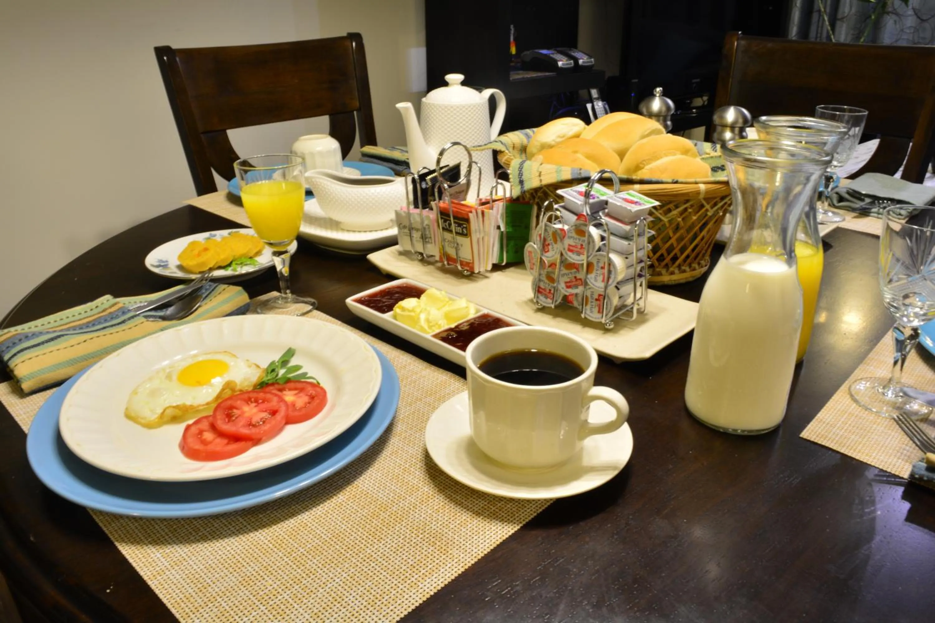 Continental breakfast in Kangaroo Wasi Airport Bed & Breakfast