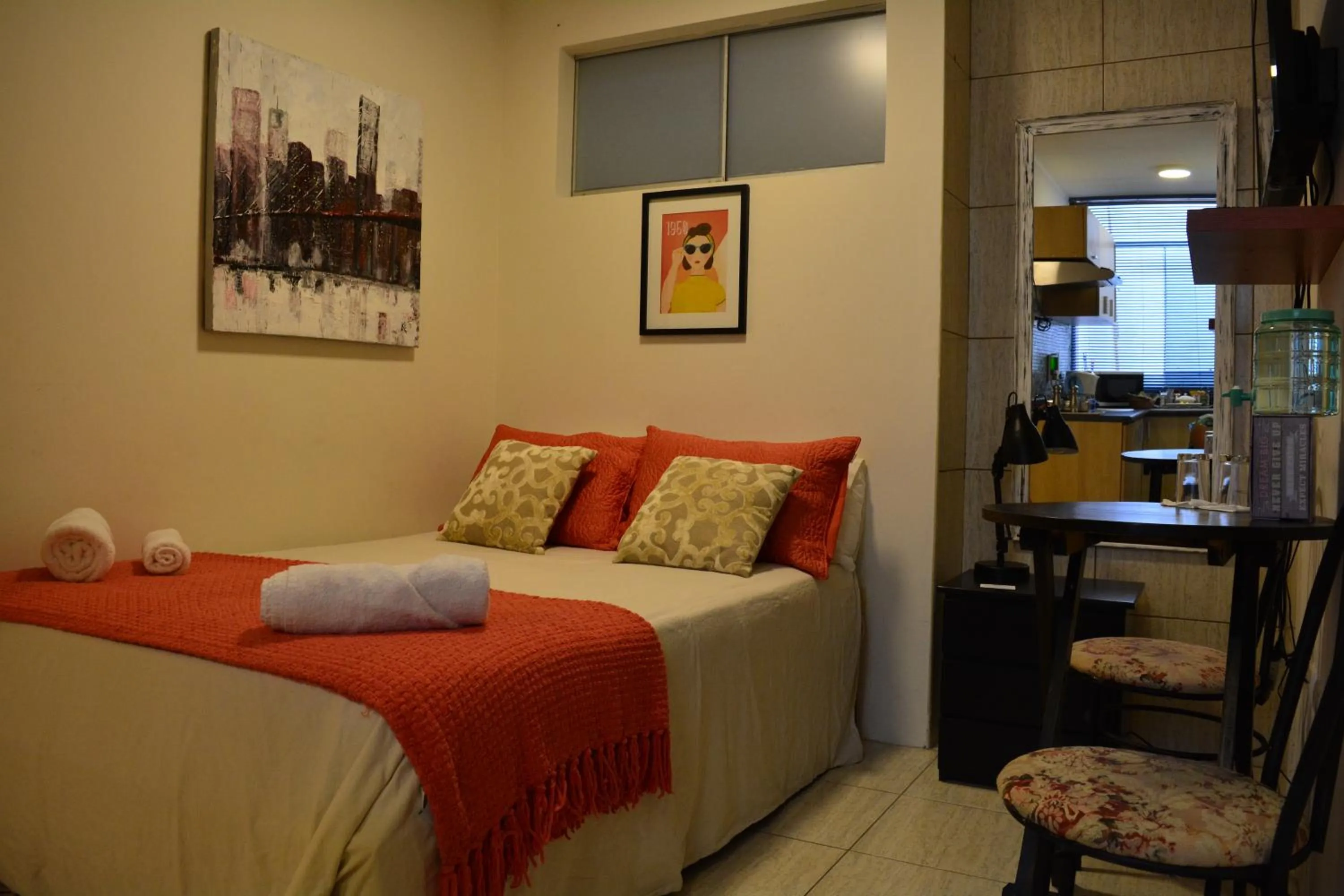 Bedroom, Bed in Kangaroo Wasi Airport Bed & Breakfast