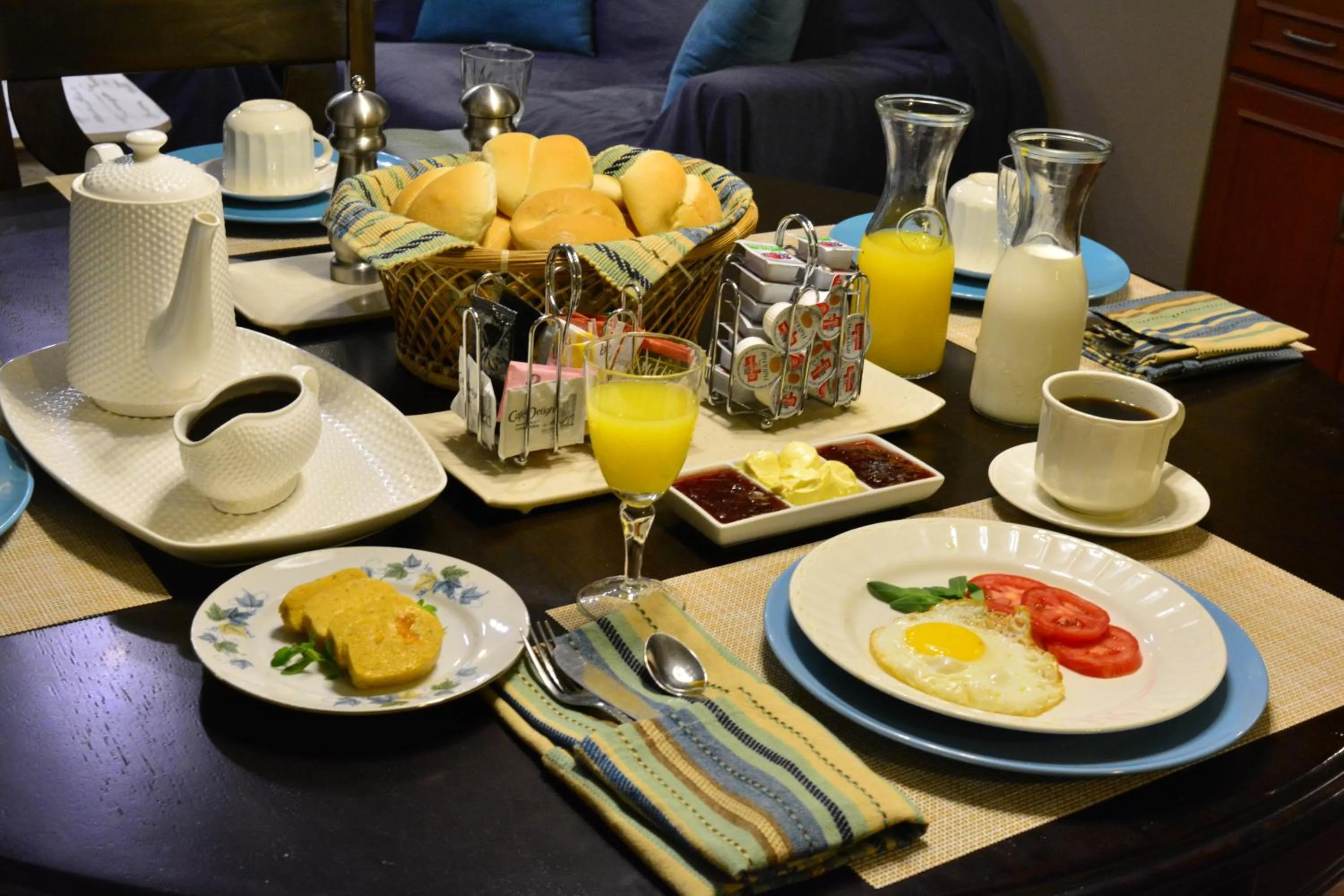 Continental breakfast in Kangaroo Wasi Airport Bed & Breakfast