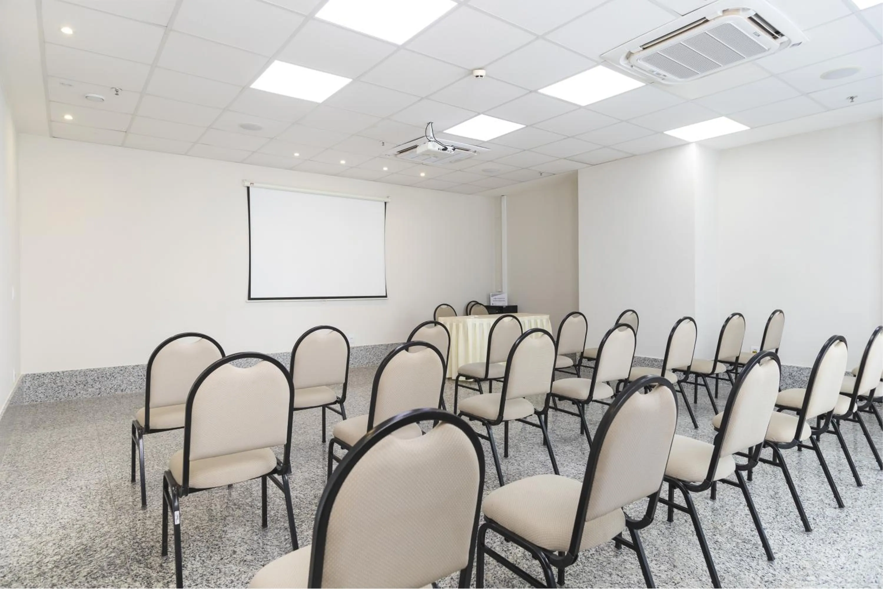 Meeting/conference room in Tulip Inn Vila Velha