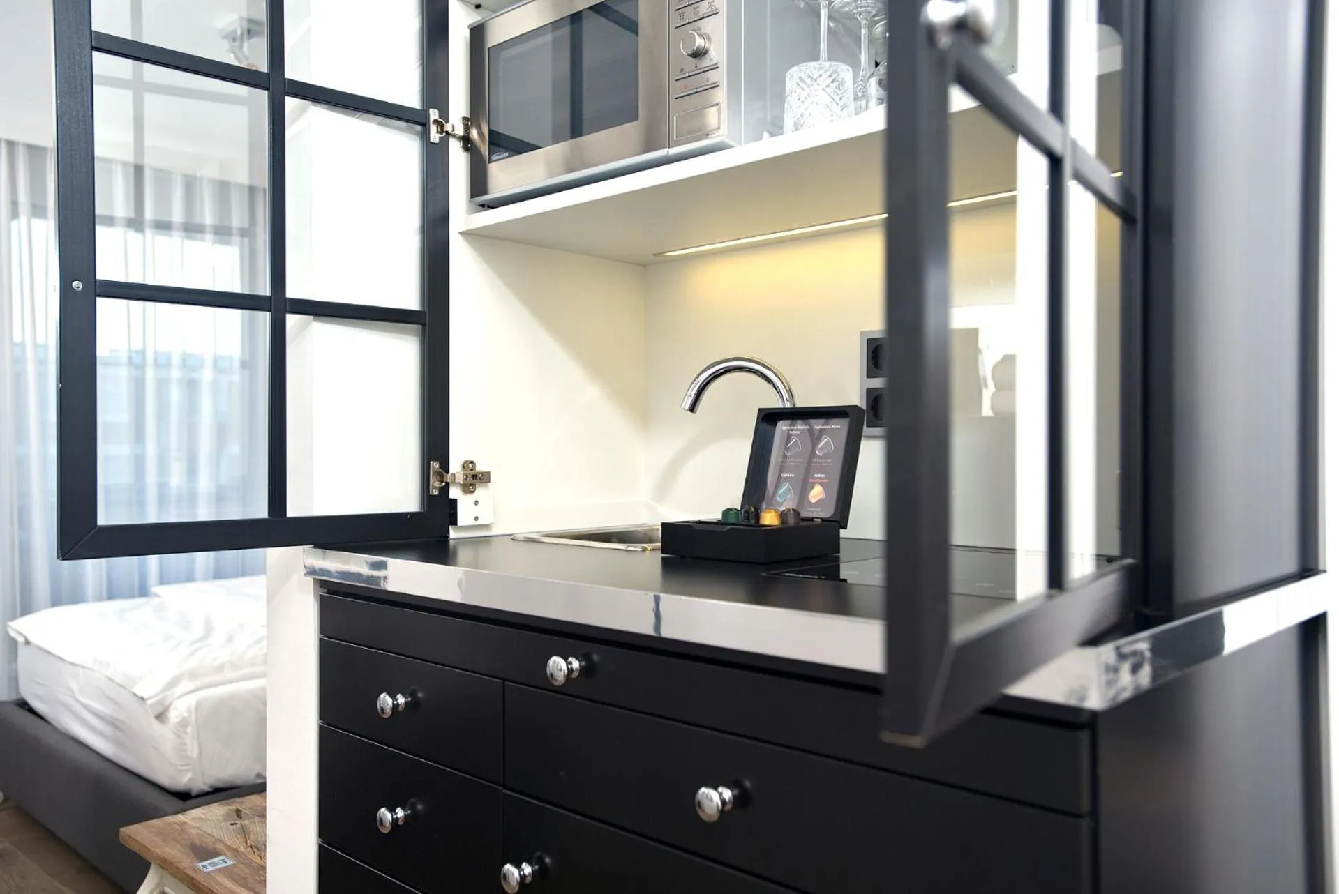 Kitchen or kitchenette, Bed in Das Windhuk