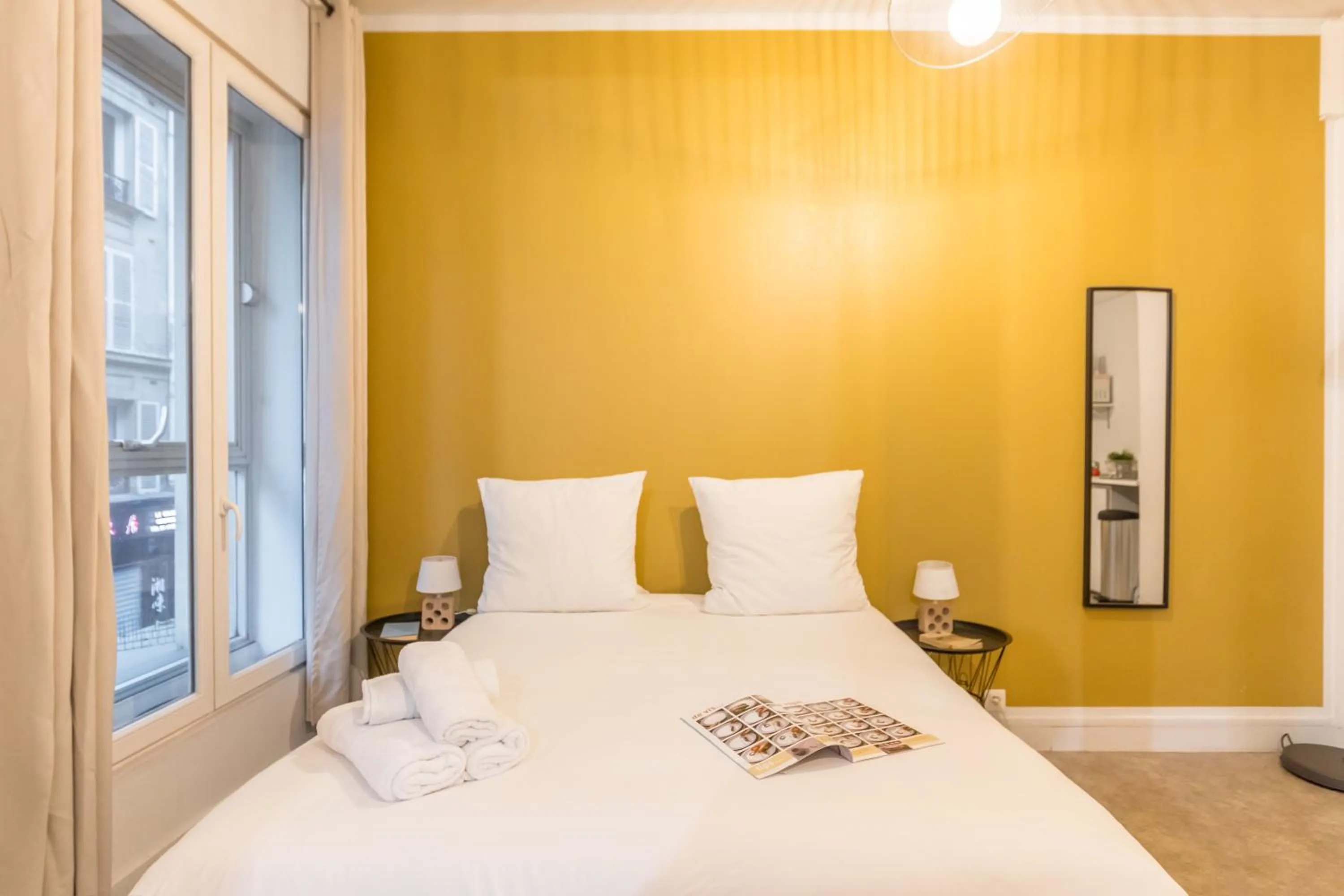 Photo of the whole room, Bed in WS Hôtel de Ville - Le Marais