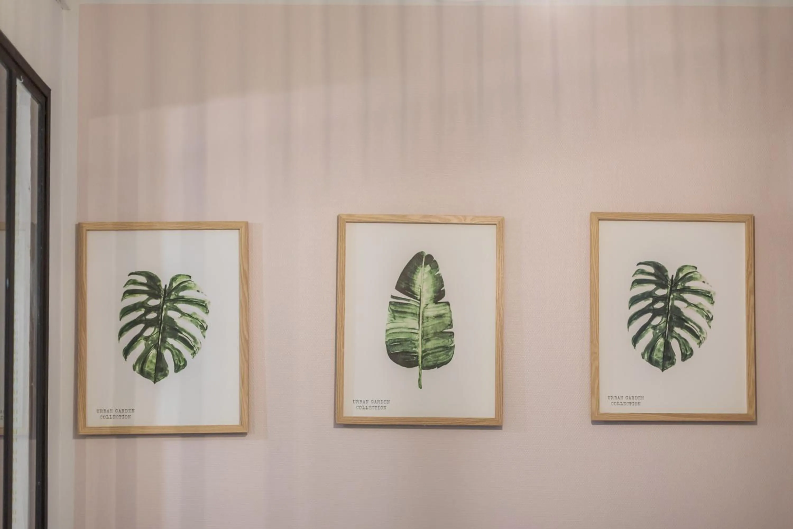 Decorative detail in WS Hôtel de Ville - Le Marais