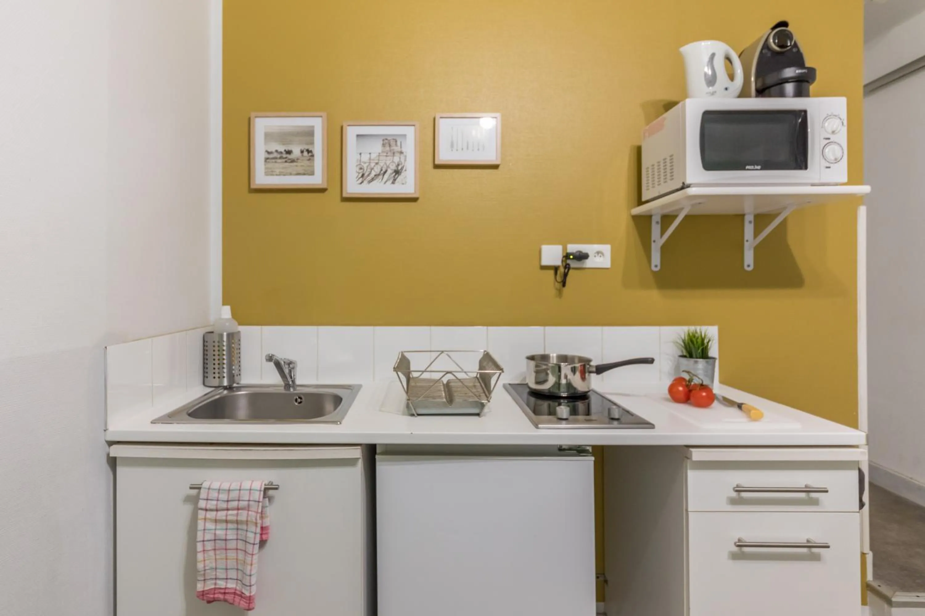 Kitchen or kitchenette in WS Hôtel de Ville - Le Marais