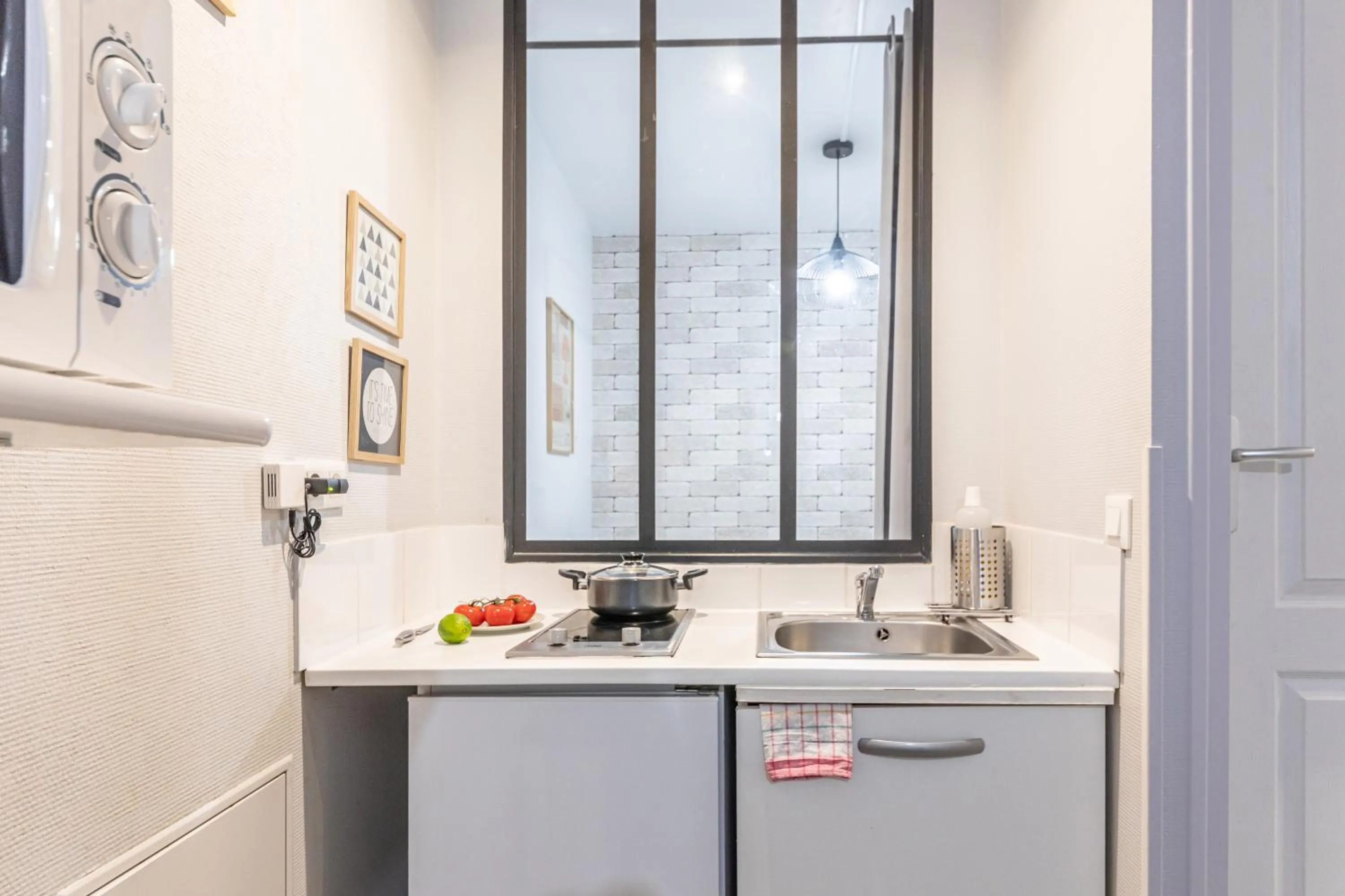 Kitchen or kitchenette in WS Hôtel de Ville - Le Marais