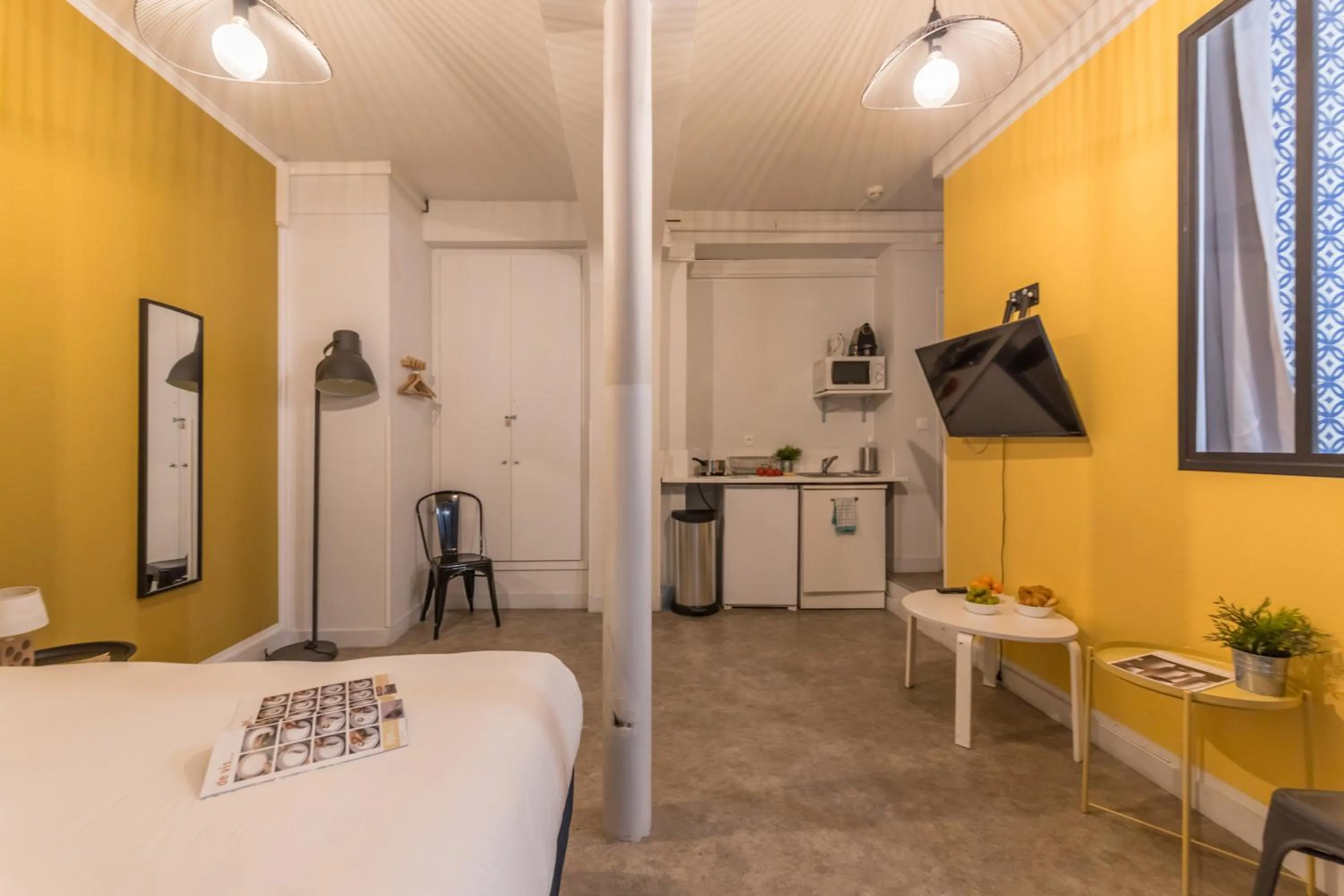 TV and multimedia in WS Hôtel de Ville - Le Marais