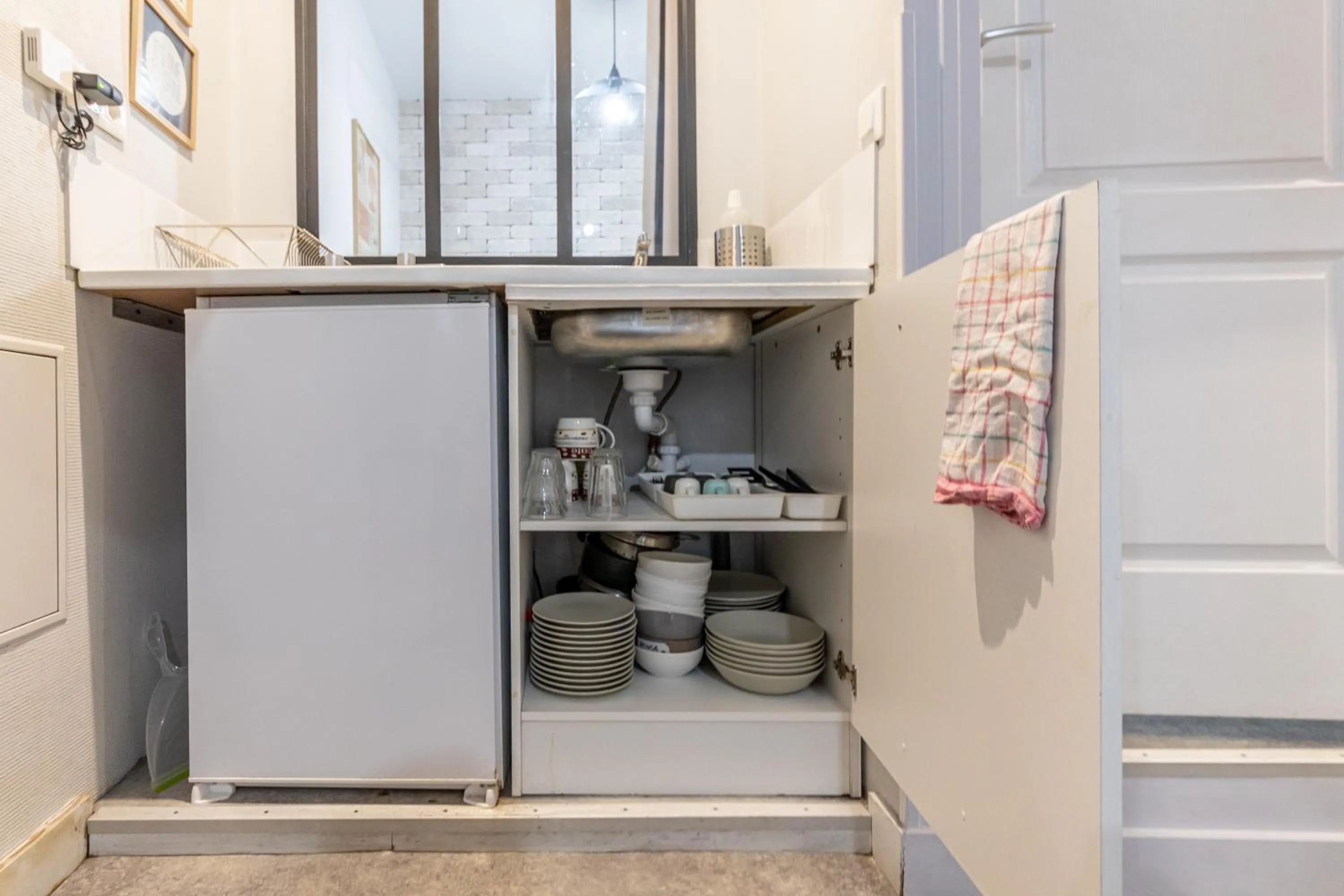 Kitchen or kitchenette in WS Hôtel de Ville - Le Marais