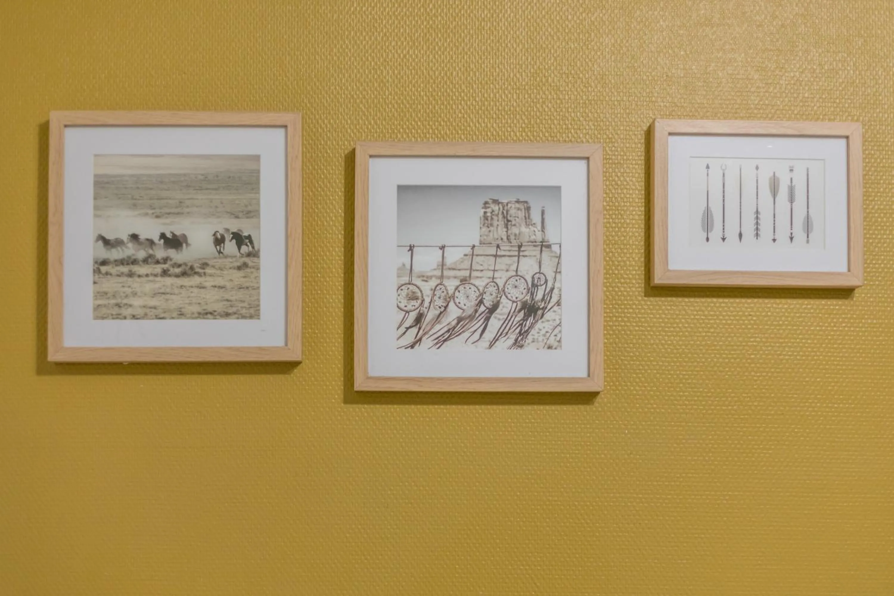 Decorative detail in WS Hôtel de Ville - Le Marais