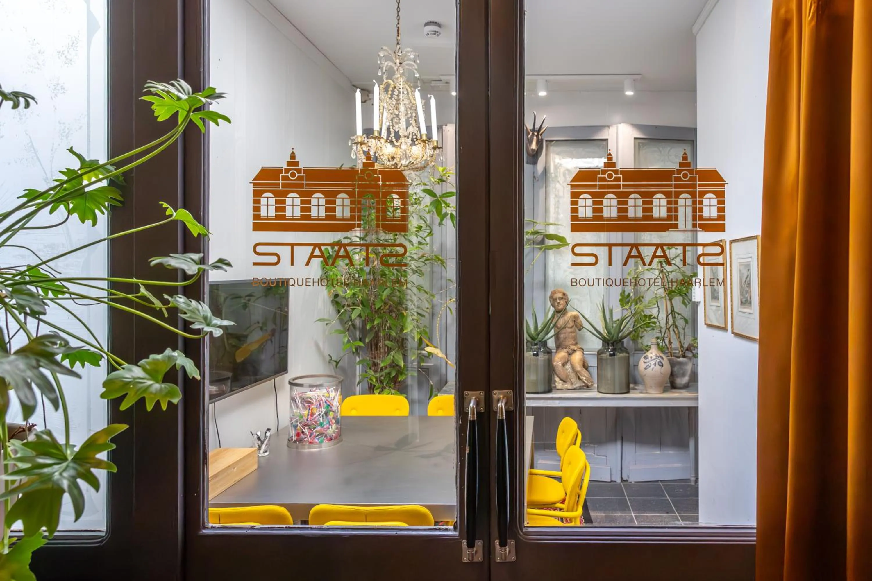 Meeting/conference room in Boutiquehotel Staats