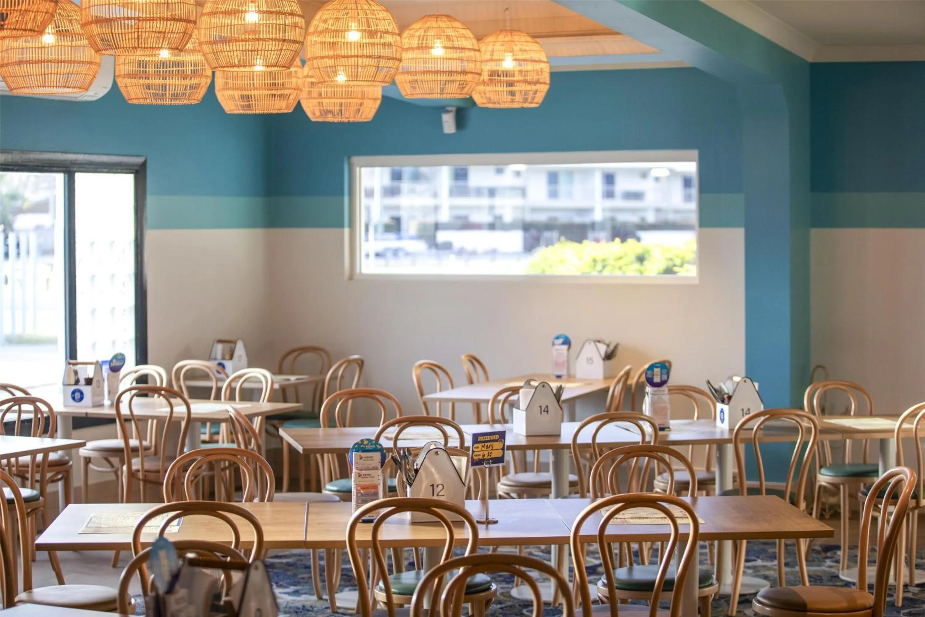 Restaurant/places to eat in Nightcap at Queens Beach Hotel